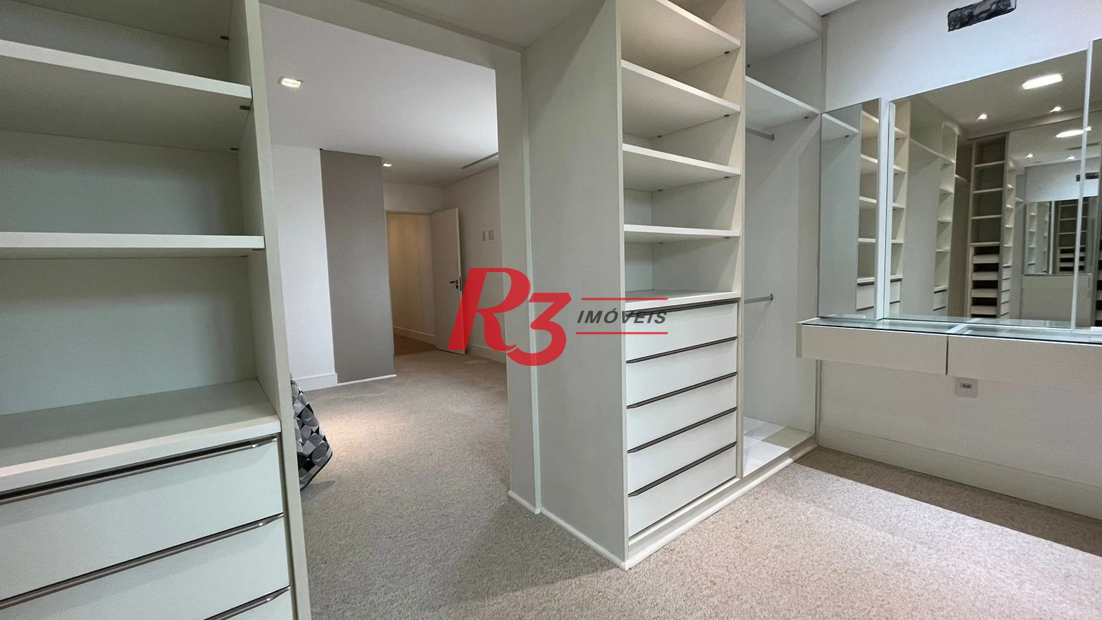 Casa com 4 dormitórios à venda, 370 m² por R$ 2.800.000,00 - Ponta da Praia - Santos/SP
