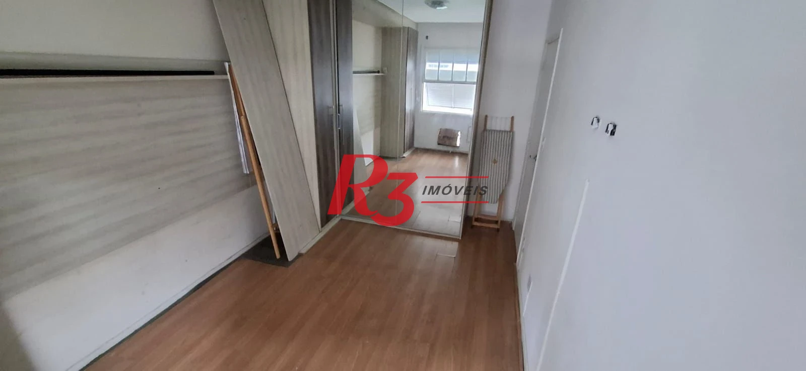 Apartamento com 2 dormitórios à venda, 76 m² por R$ 375.000,00 - Encruzilhada - Santos/SP