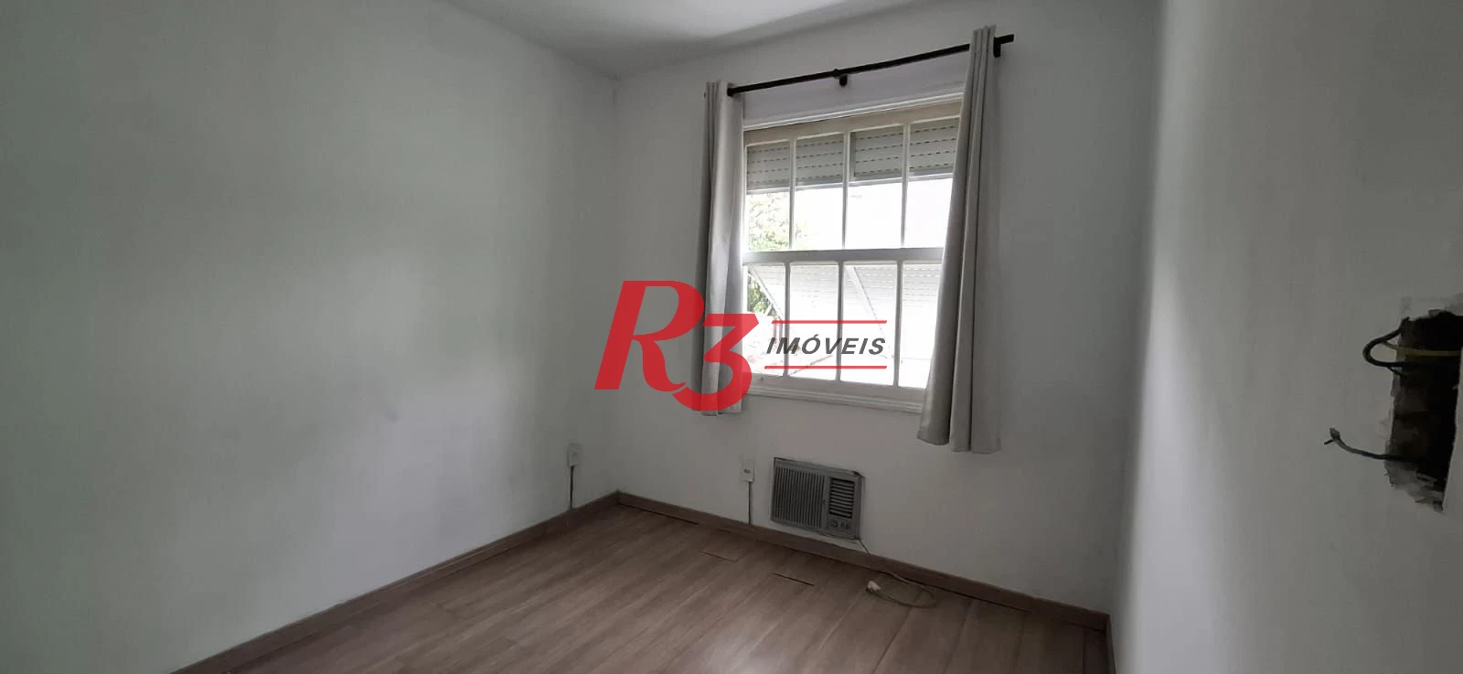 Apartamento com 2 dormitórios à venda, 76 m² por R$ 375.000,00 - Encruzilhada - Santos/SP