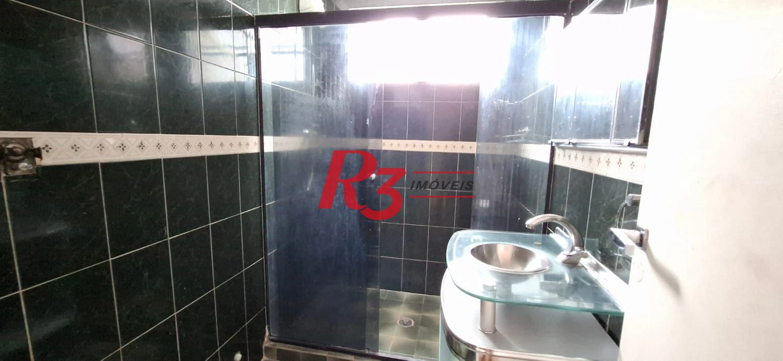 Apartamento com 2 dormitórios à venda, 76 m² por R$ 375.000,00 - Encruzilhada - Santos/SP