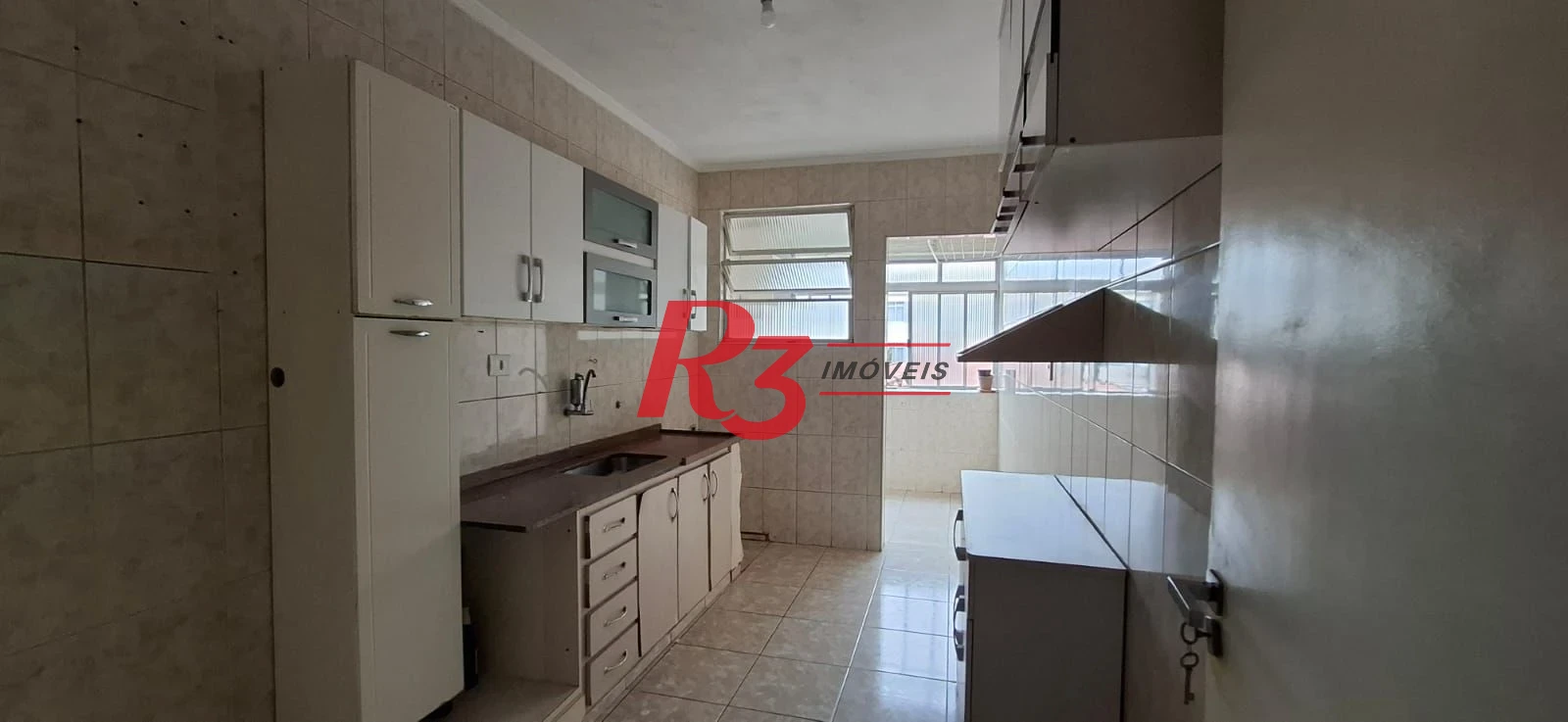 Apartamento com 2 dormitórios à venda, 76 m² por R$ 375.000,00 - Encruzilhada - Santos/SP