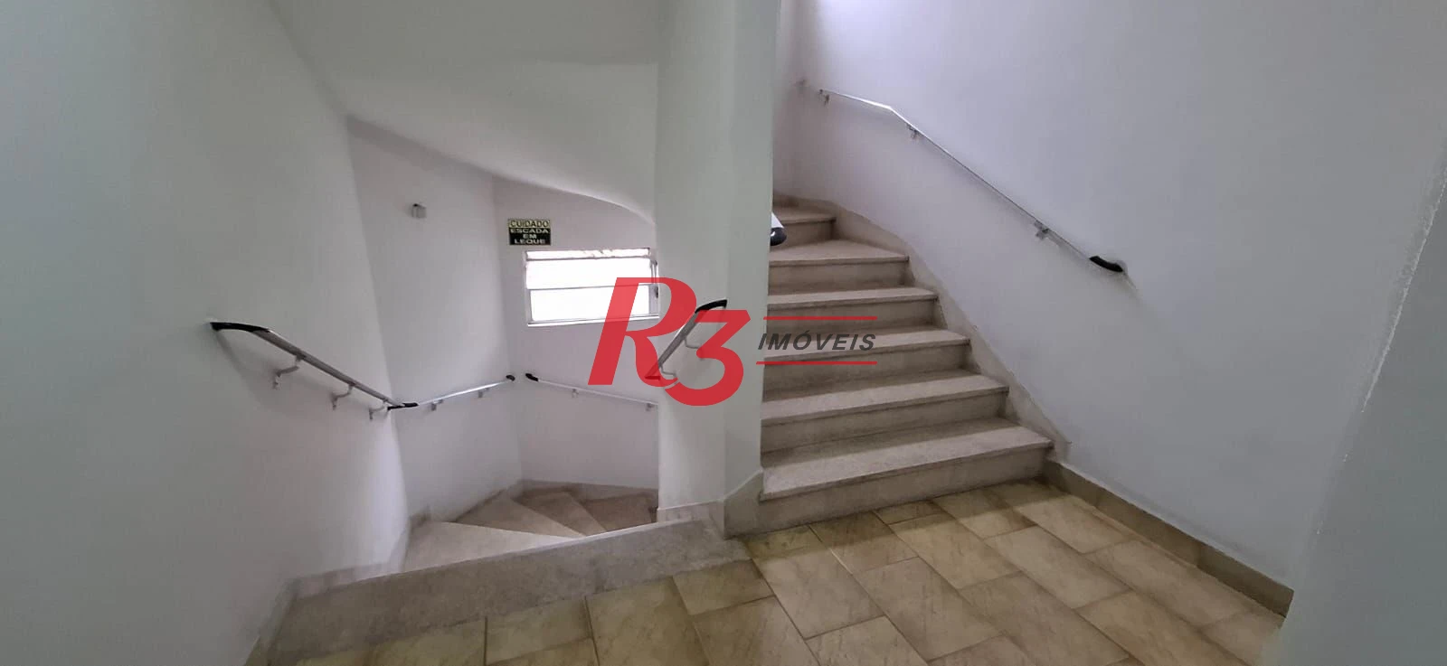 Apartamento com 2 dormitórios à venda, 76 m² por R$ 375.000,00 - Encruzilhada - Santos/SP