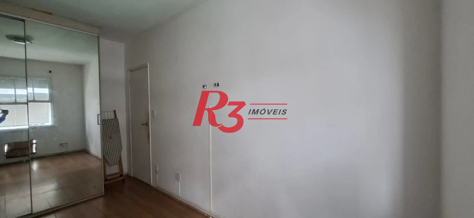 Apartamento com 2 dormitórios à venda, 76 m² por R$ 375.000,00 - Encruzilhada - Santos/SP