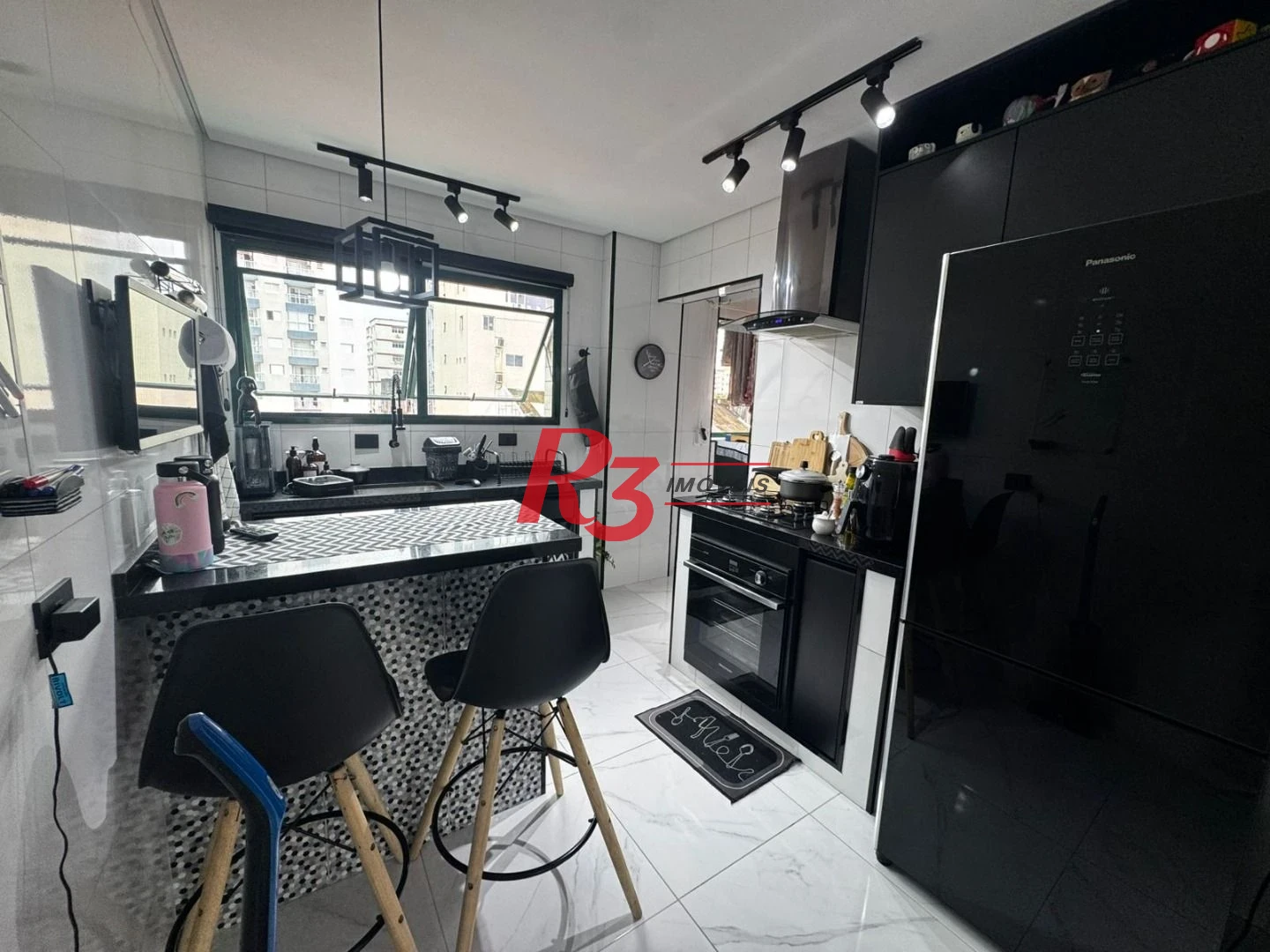 Apartamento com 2 dormitórios à venda, 82 m² por R$ 585.000,00 - Embaré - Santos/SP