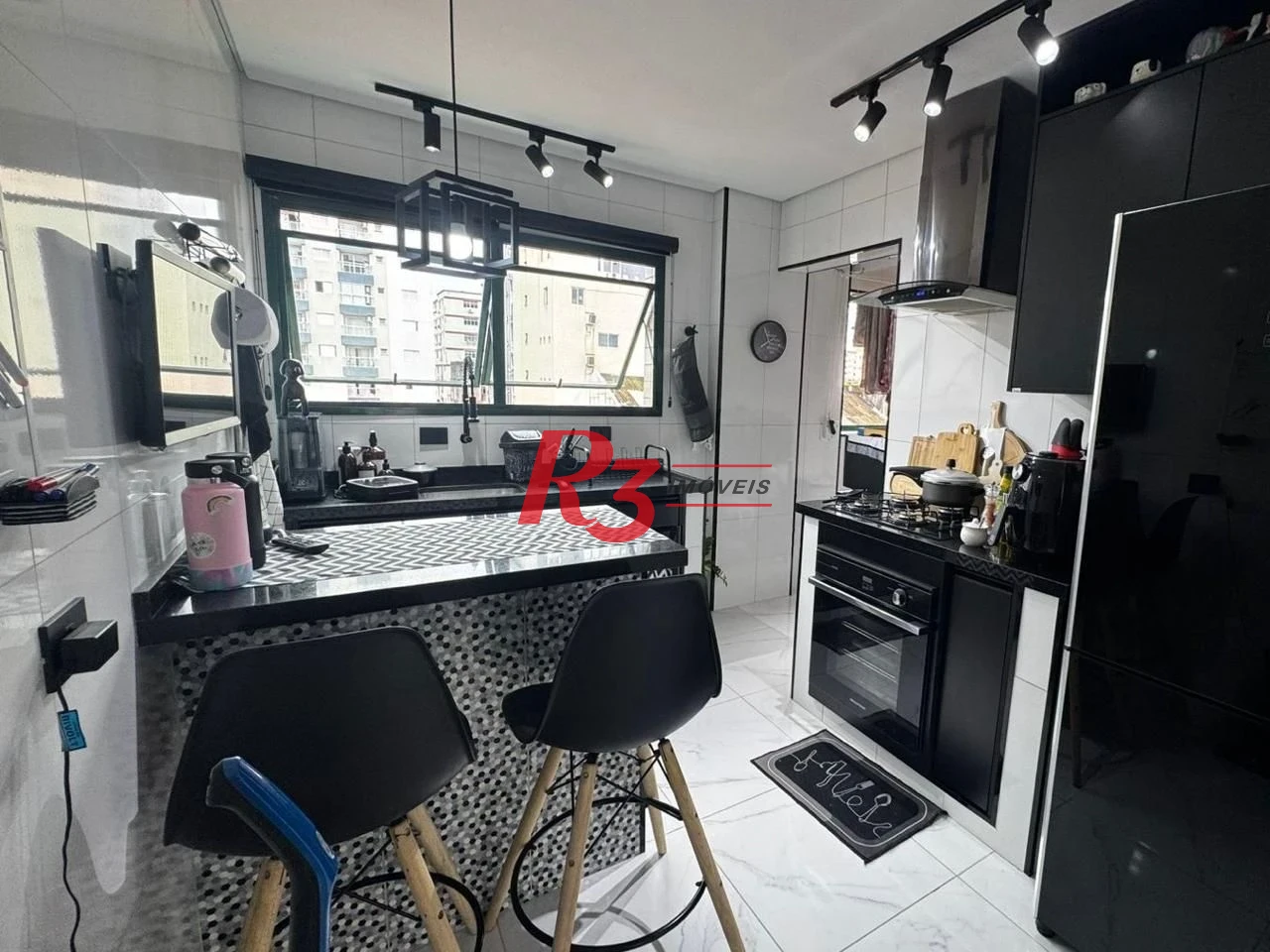 Apartamento com 2 dormitórios à venda, 82 m² por R$ 585.000,00 - Embaré - Santos/SP