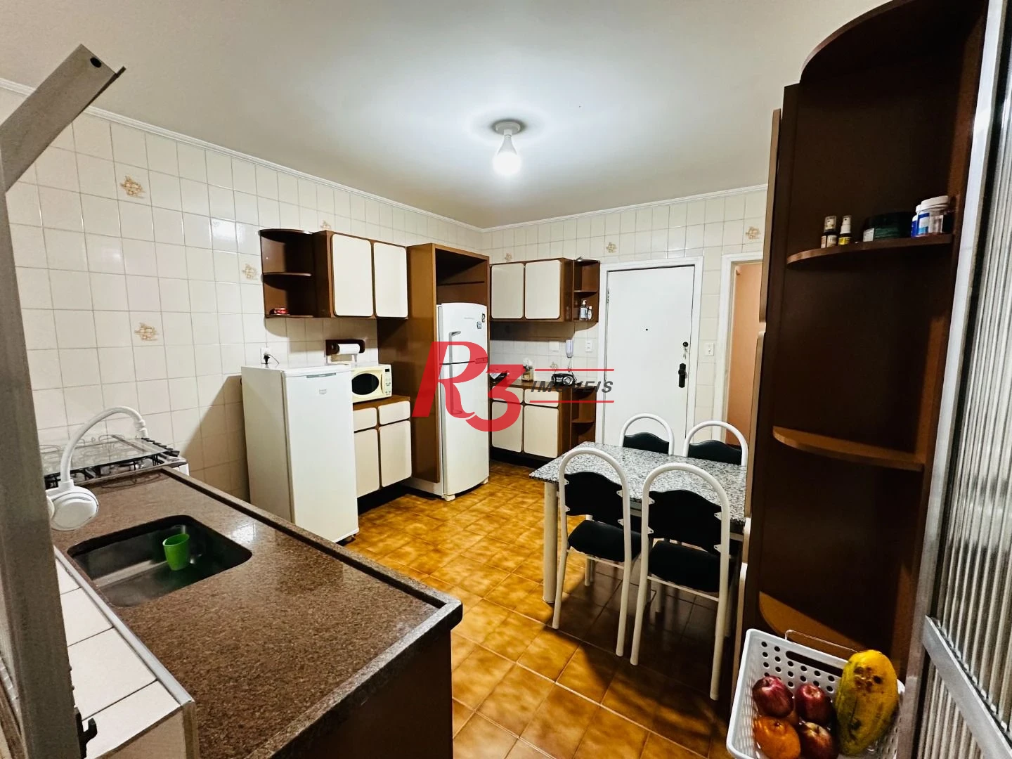 Apartamento com 3 dormitórios à venda, 112 m² por R$ 700.000,00 - Embaré - Santos/SP