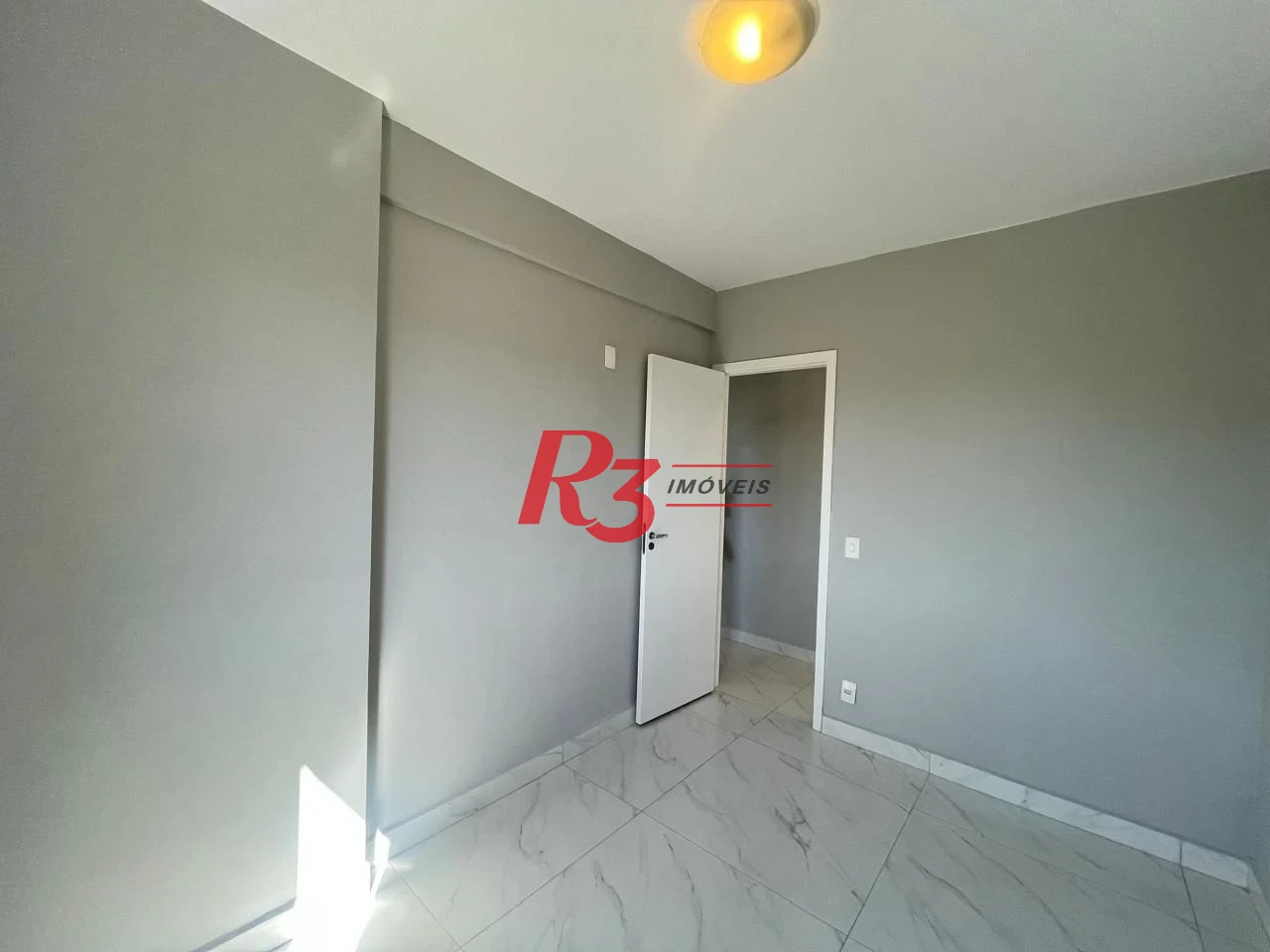 Apartamento com 2 dormitórios à venda, 52 m² por R$ 305.000,00 - Morro de Nova Cintra - Santos/SP