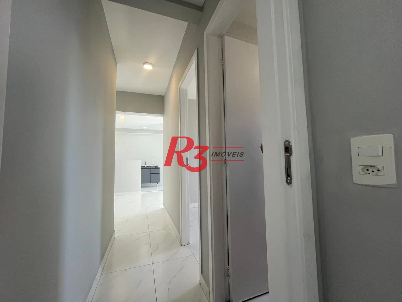 Apartamento com 2 dormitórios à venda, 52 m² por R$ 305.000,00 - Morro de Nova Cintra - Santos/SP