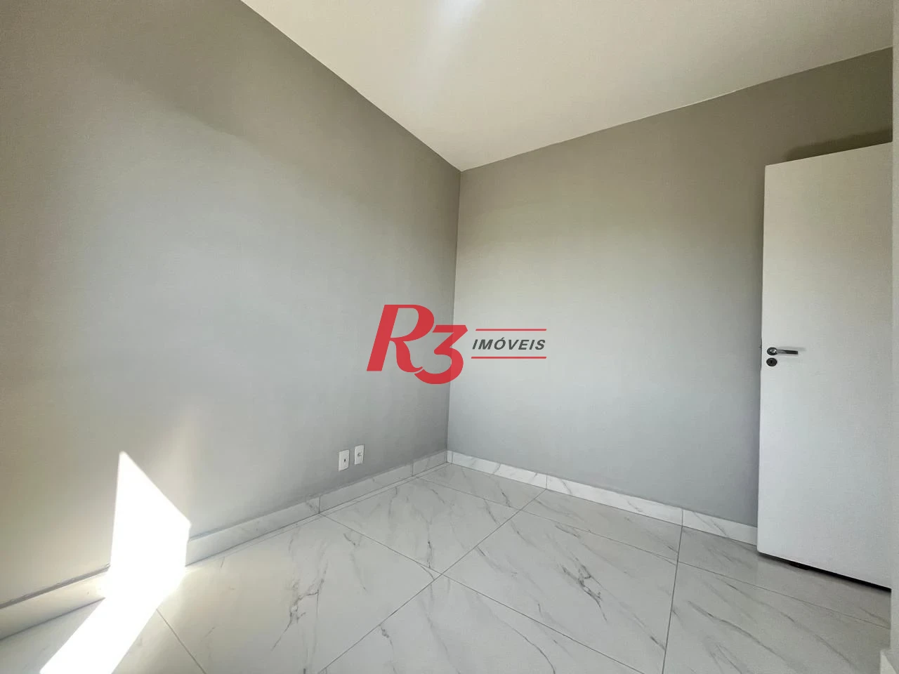 Apartamento com 2 dormitórios à venda, 52 m² por R$ 305.000,00 - Morro de Nova Cintra - Santos/SP