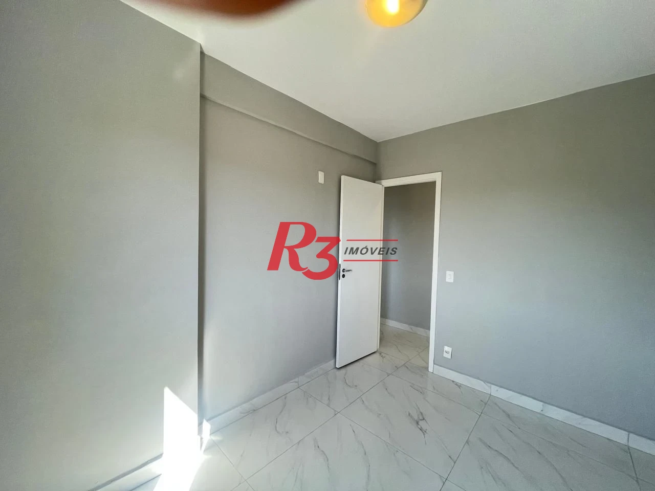Apartamento com 2 dormitórios à venda, 52 m² por R$ 305.000,00 - Morro de Nova Cintra - Santos/SP