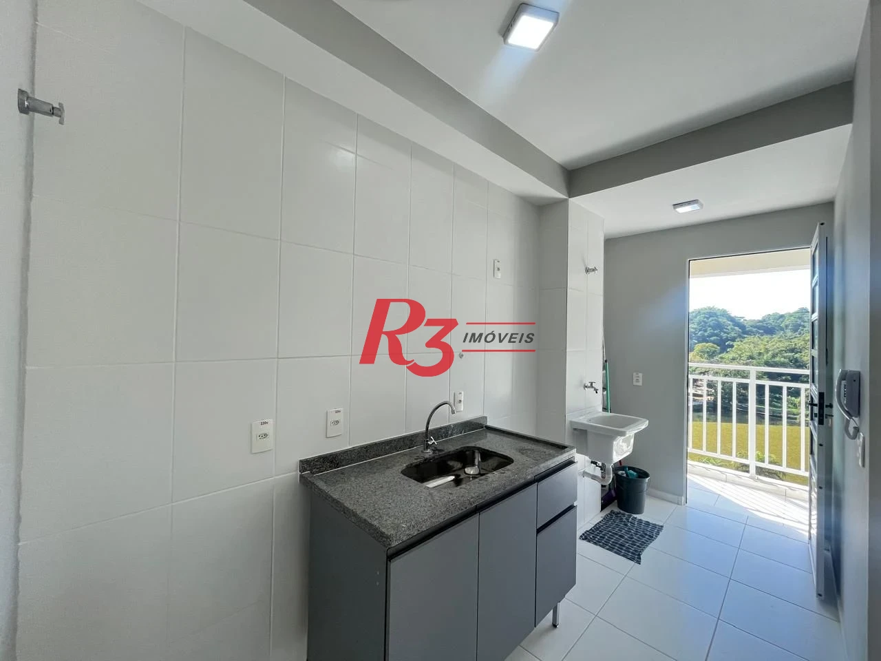Apartamento com 2 dormitórios à venda, 52 m² por R$ 305.000,00 - Morro de Nova Cintra - Santos/SP