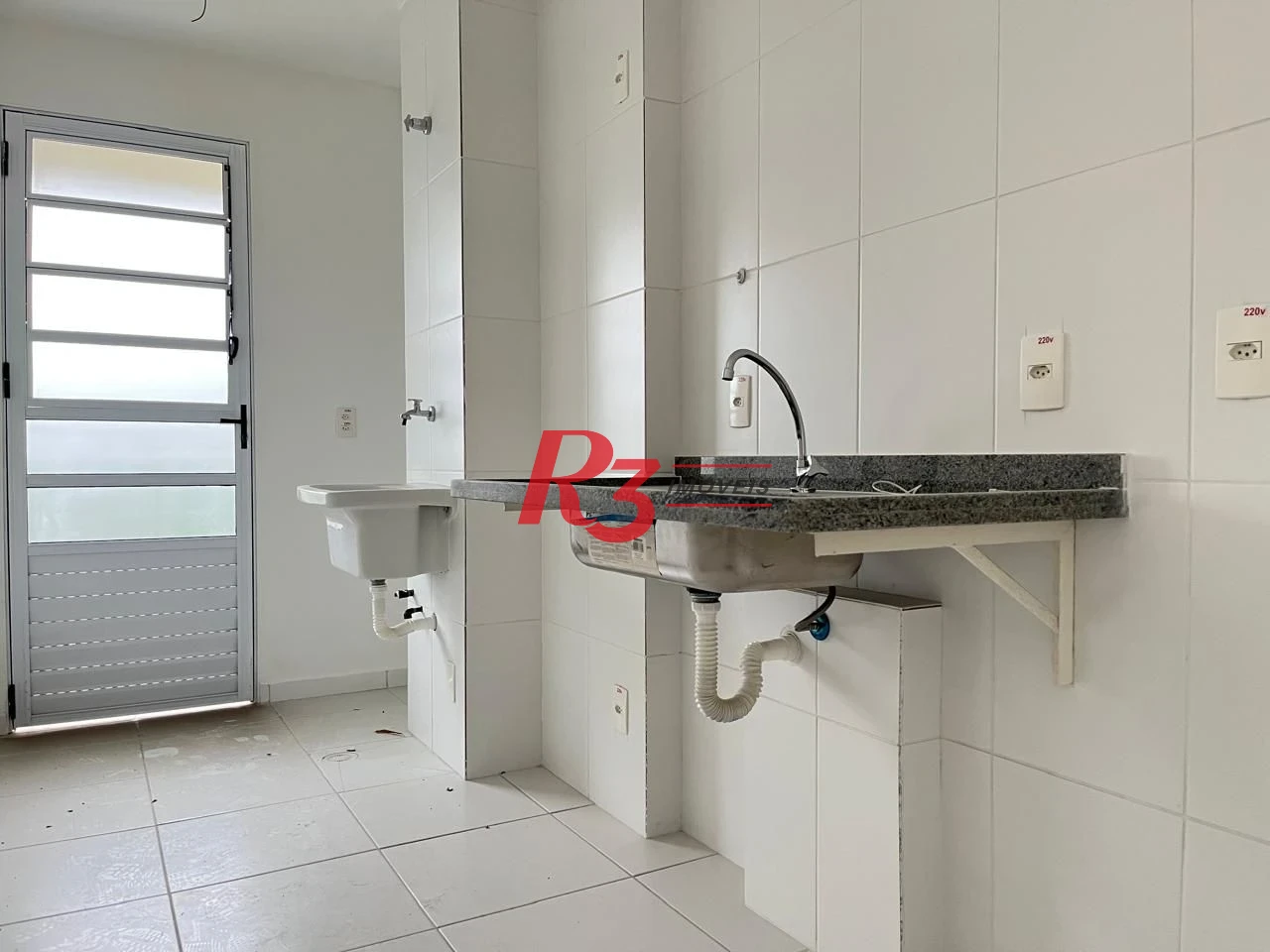 Apartamento com 3 dormitórios à venda, 65 m² por R$ 377.000,00 - Morro de Nova Cintra - Santos/SP