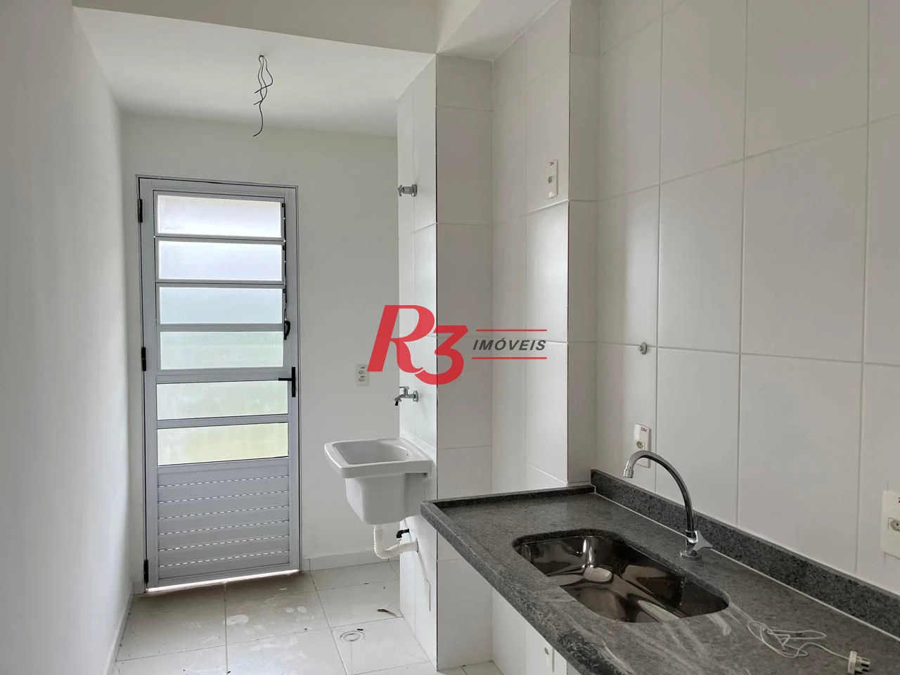 Apartamento com 3 dormitórios à venda, 65 m² por R$ 377.000,00 - Morro de Nova Cintra - Santos/SP