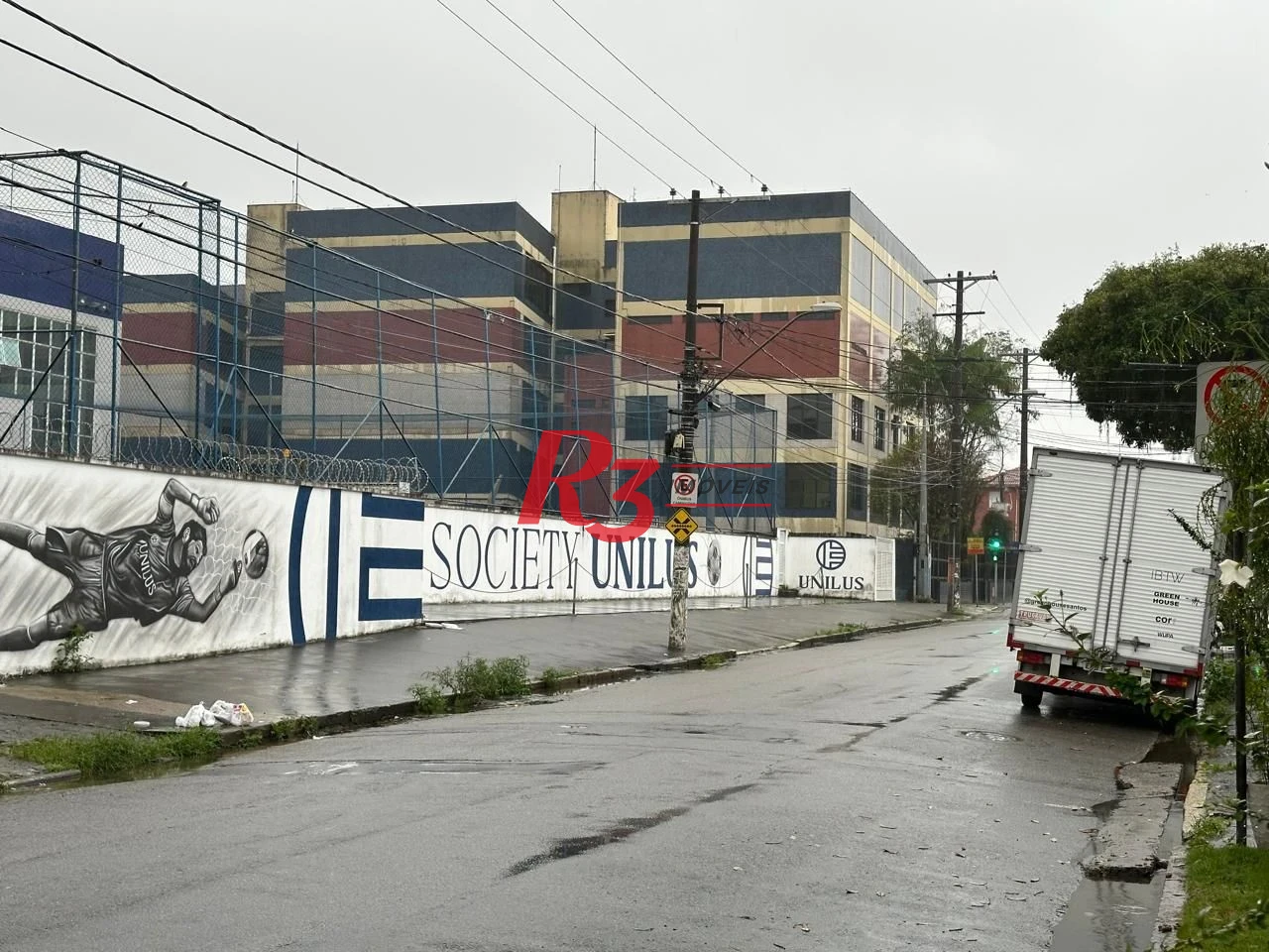 Sobrado com 2 dormitórios à venda, 98 m² por R$ 393.000,00 - Macuco - Santos/SP