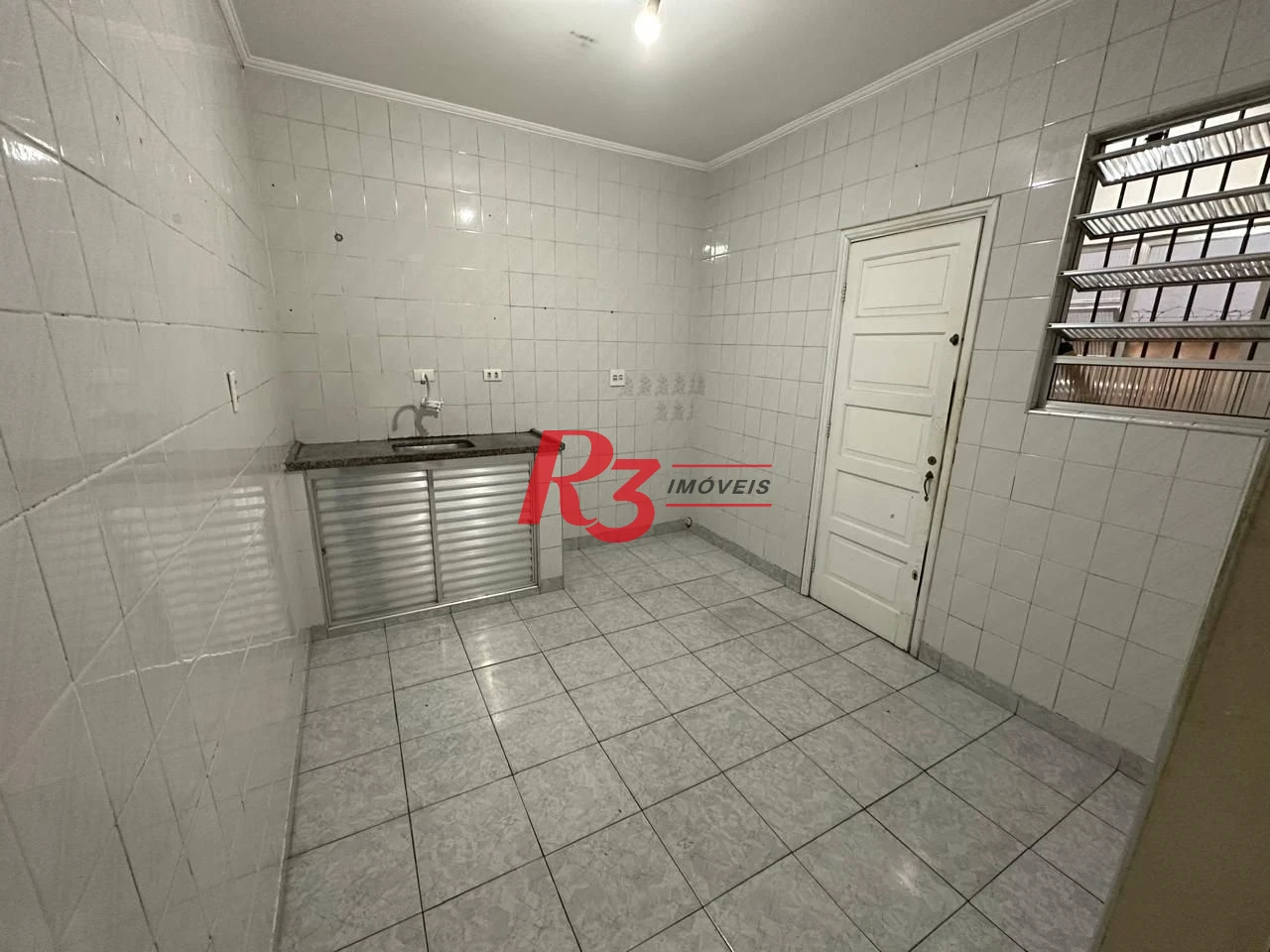 Sobrado com 2 dormitórios à venda, 98 m² por R$ 393.000,00 - Macuco - Santos/SP