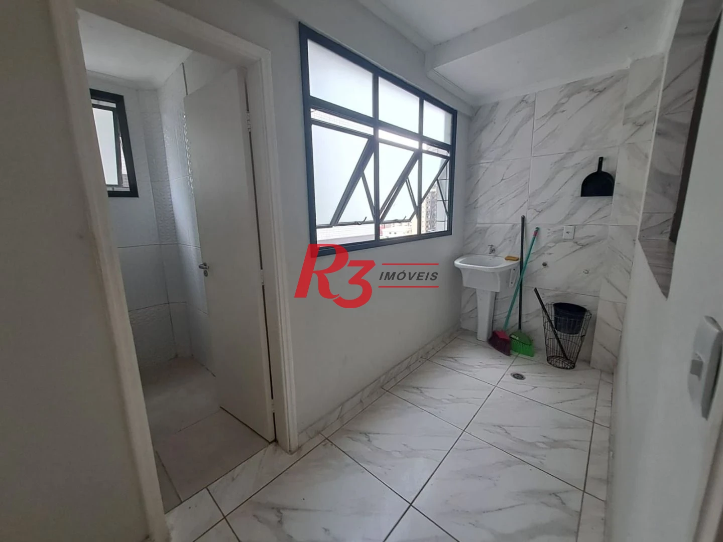 Apartamento com 3 dormitórios à venda, 142 m² por R$ 555.000,00 - Vila Assunção - Praia Grande/SP