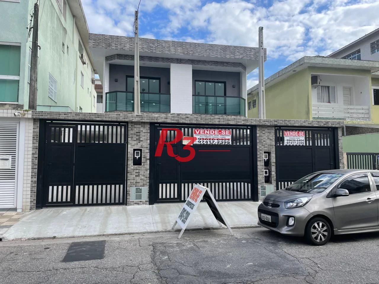 SOBREPOSTA ALTA NA PONTA DA PRAIA - 3 DORM 1 SUÍTE - CHURRASQIERA E VARANDA