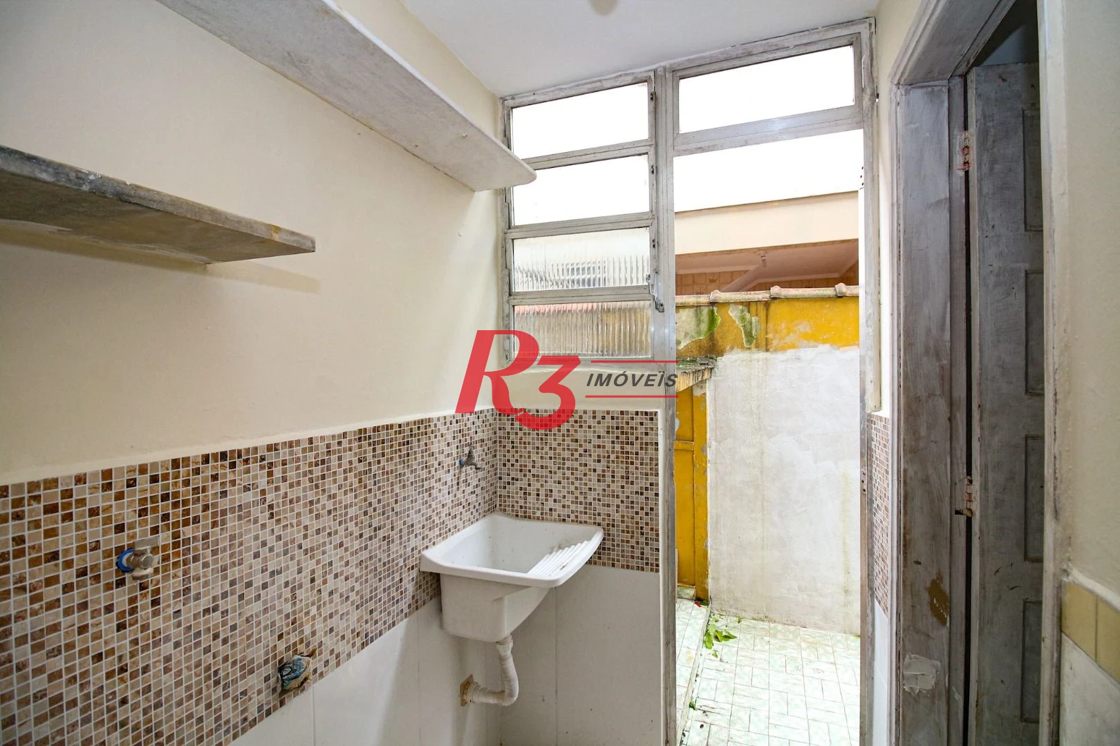 Casa com 2 dormitórios à venda, 72 m² por R$ 300.000,00 - Vila Matias - Santos/SP