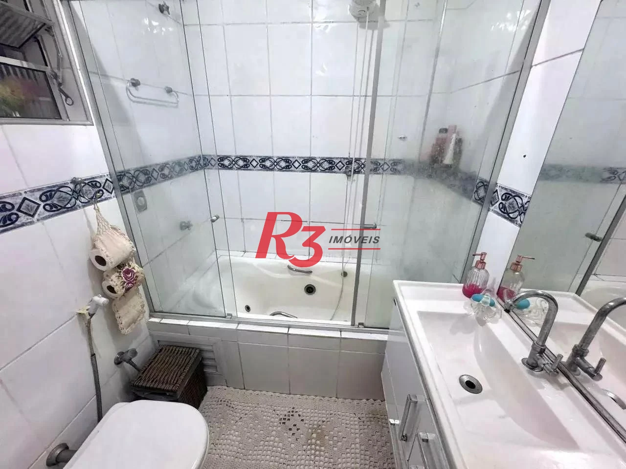 Apartamento com 2 dormitórios à venda, 68 m² por R$ 300.000,00 - José Menino - Santos/SP