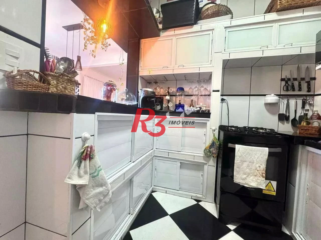 Apartamento com 2 dormitórios à venda, 68 m² por R$ 300.000,00 - José Menino - Santos/SP