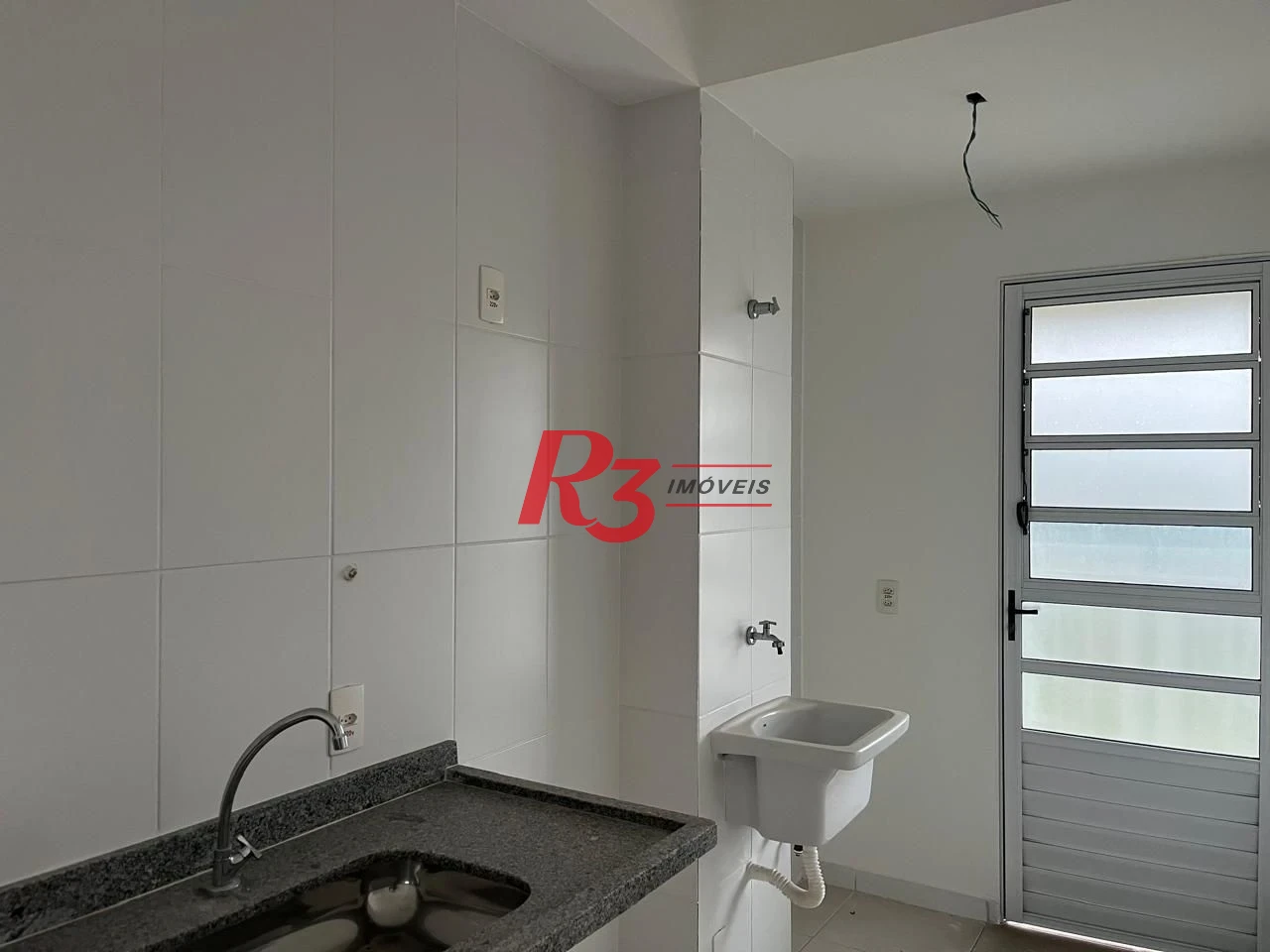 Apartamento com 2 dormitórios à venda, 52 m² por R$ 320.000,00 - Morro de Nova Cintra - Santos/SP