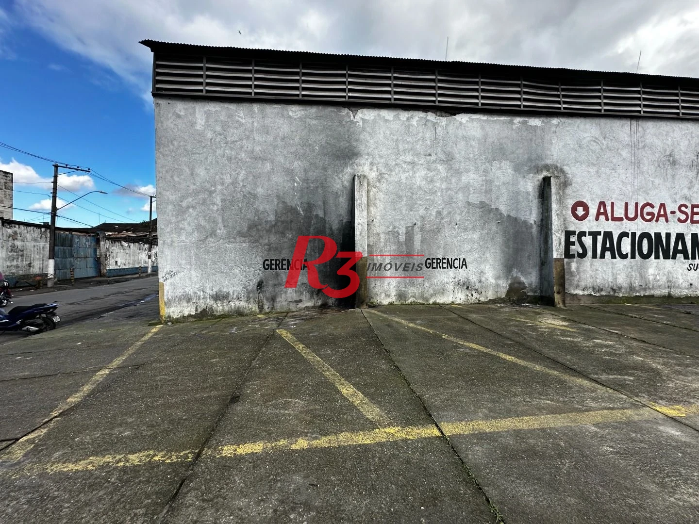 Terreno para alugar, 300 m² por R$ 3.000,00/mês - Paquetá - Santos/SP