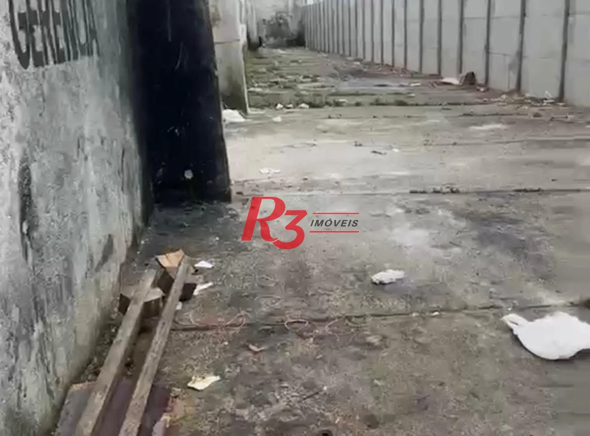 Terreno para alugar, 300 m² por R$ 3.000,00/mês - Paquetá - Santos/SP
