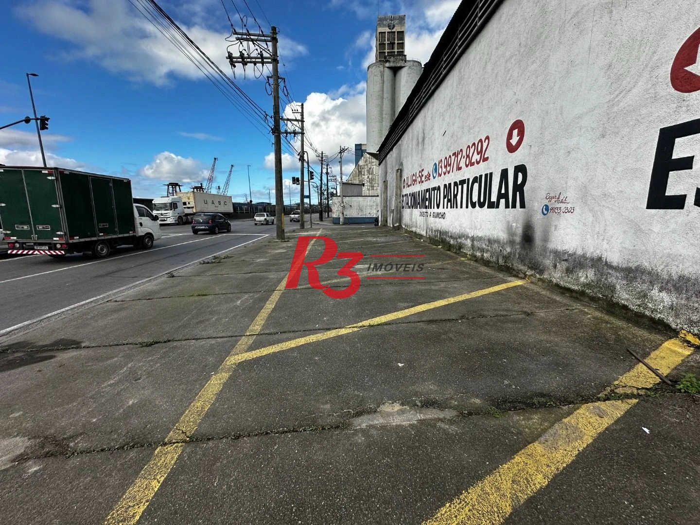Terreno para alugar, 300 m² por R$ 3.000,00/mês - Paquetá - Santos/SP