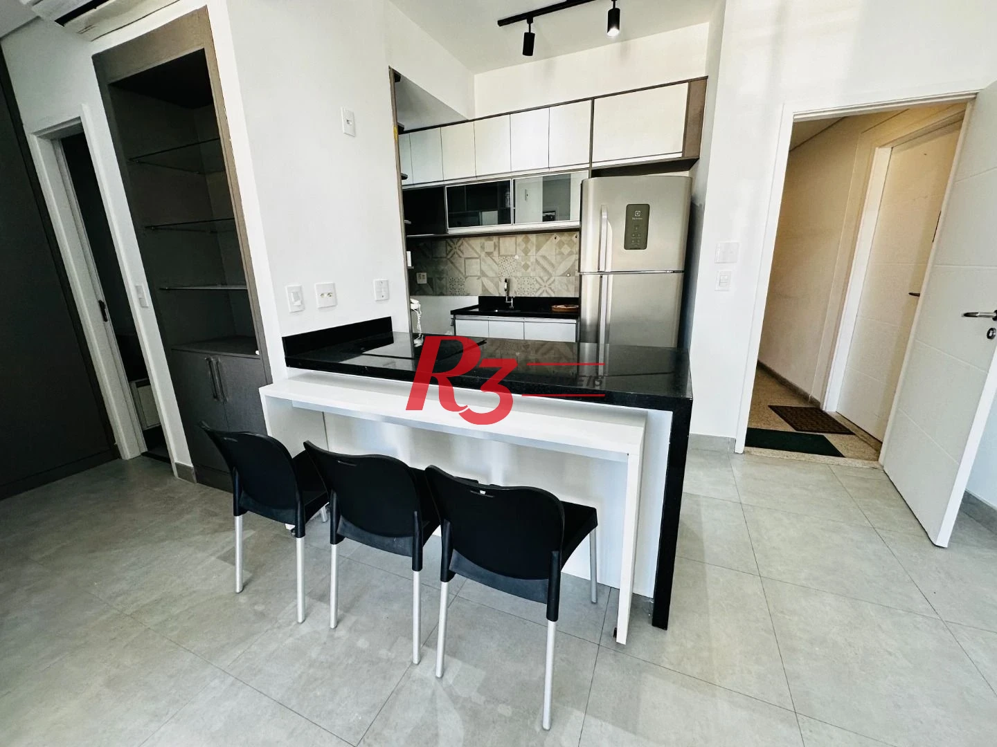 Apartamento com 1 dormitório para alugar, 60 m² por R$ 5.500,00/mês - Pompéia - Santos/SP