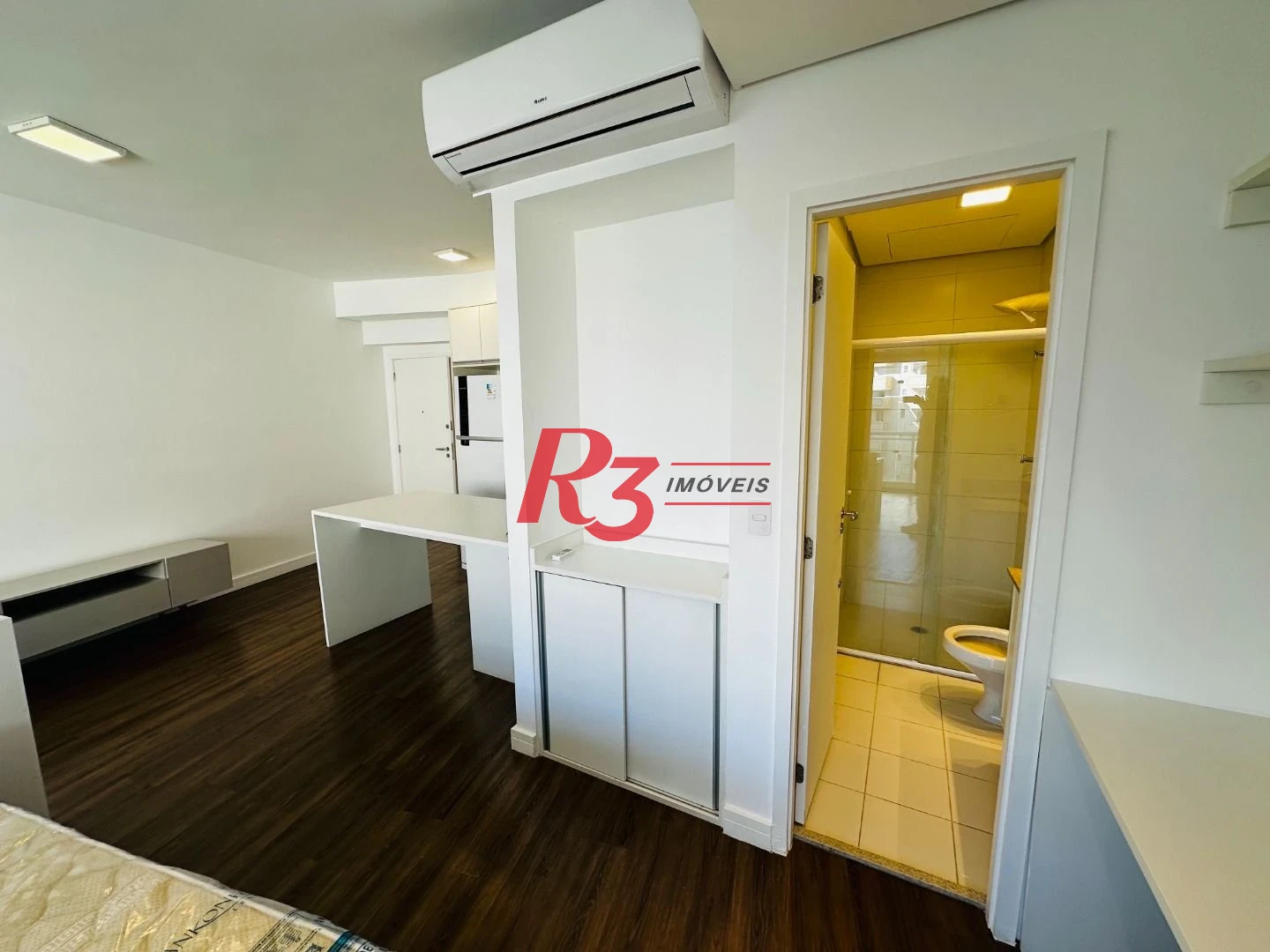 Apartamento com 1 dormitório para alugar, 50 m² por R$ 5.000,00/mês - Pompéia - Santos/SP