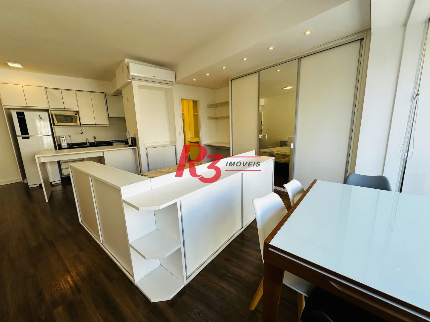 Apartamento com 1 dormitório para alugar, 50 m² por R$ 5.000,00/mês - Pompéia - Santos/SP