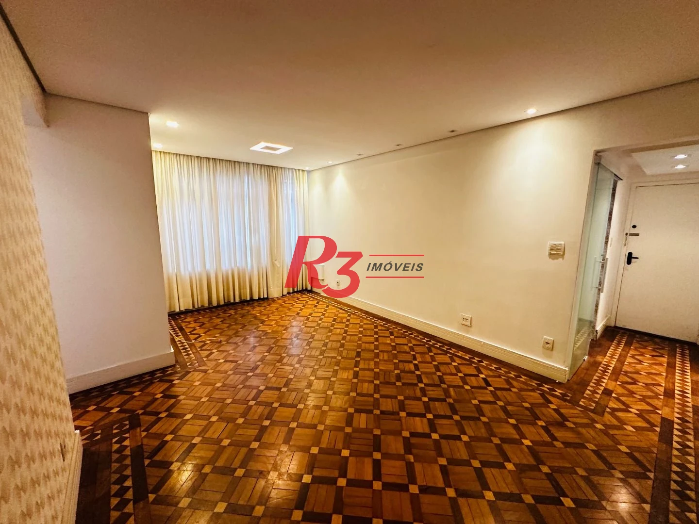 Apartamento com 2 dormitórios à venda, 110 m² por R$ 530.000,00 - Embaré - Santos/SP