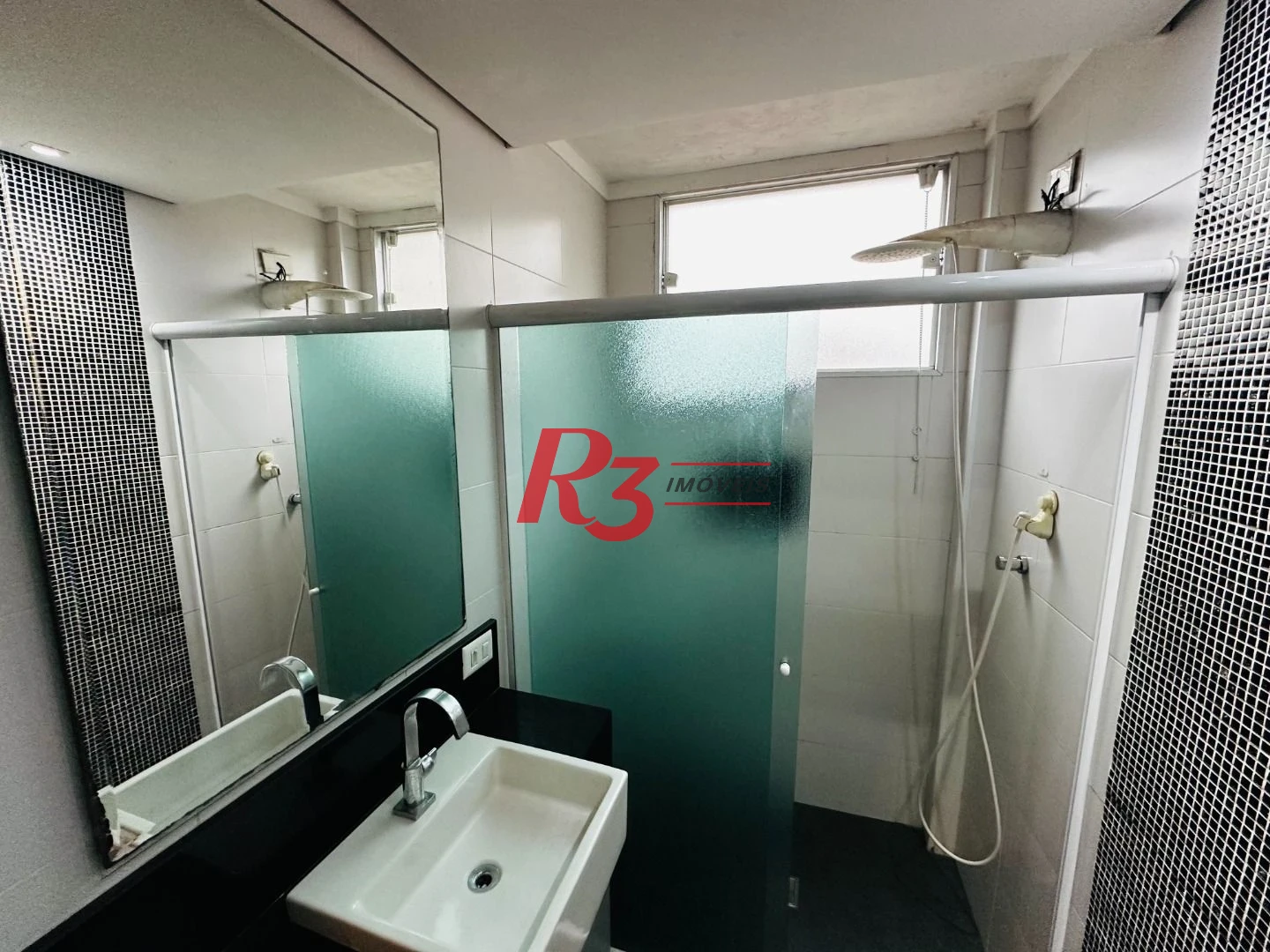 Apartamento com 2 dormitórios à venda, 110 m² por R$ 530.000,00 - Embaré - Santos/SP