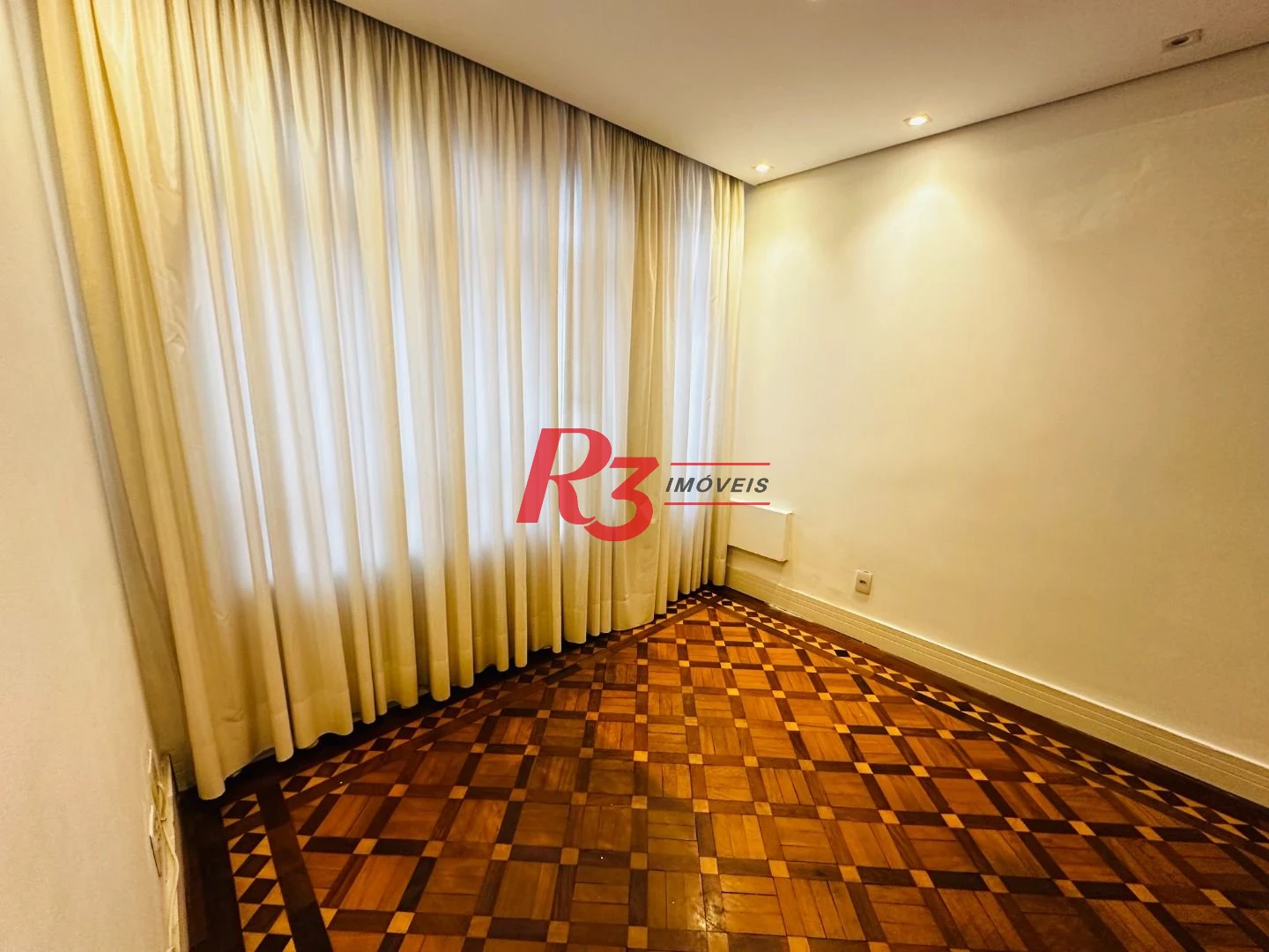Apartamento com 2 dormitórios à venda, 110 m² por R$ 530.000,00 - Embaré - Santos/SP