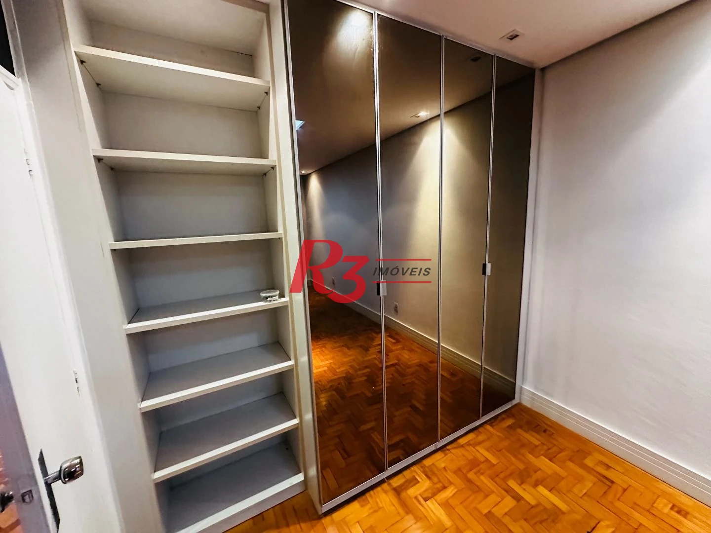 Apartamento com 2 dormitórios à venda, 110 m² por R$ 530.000,00 - Embaré - Santos/SP