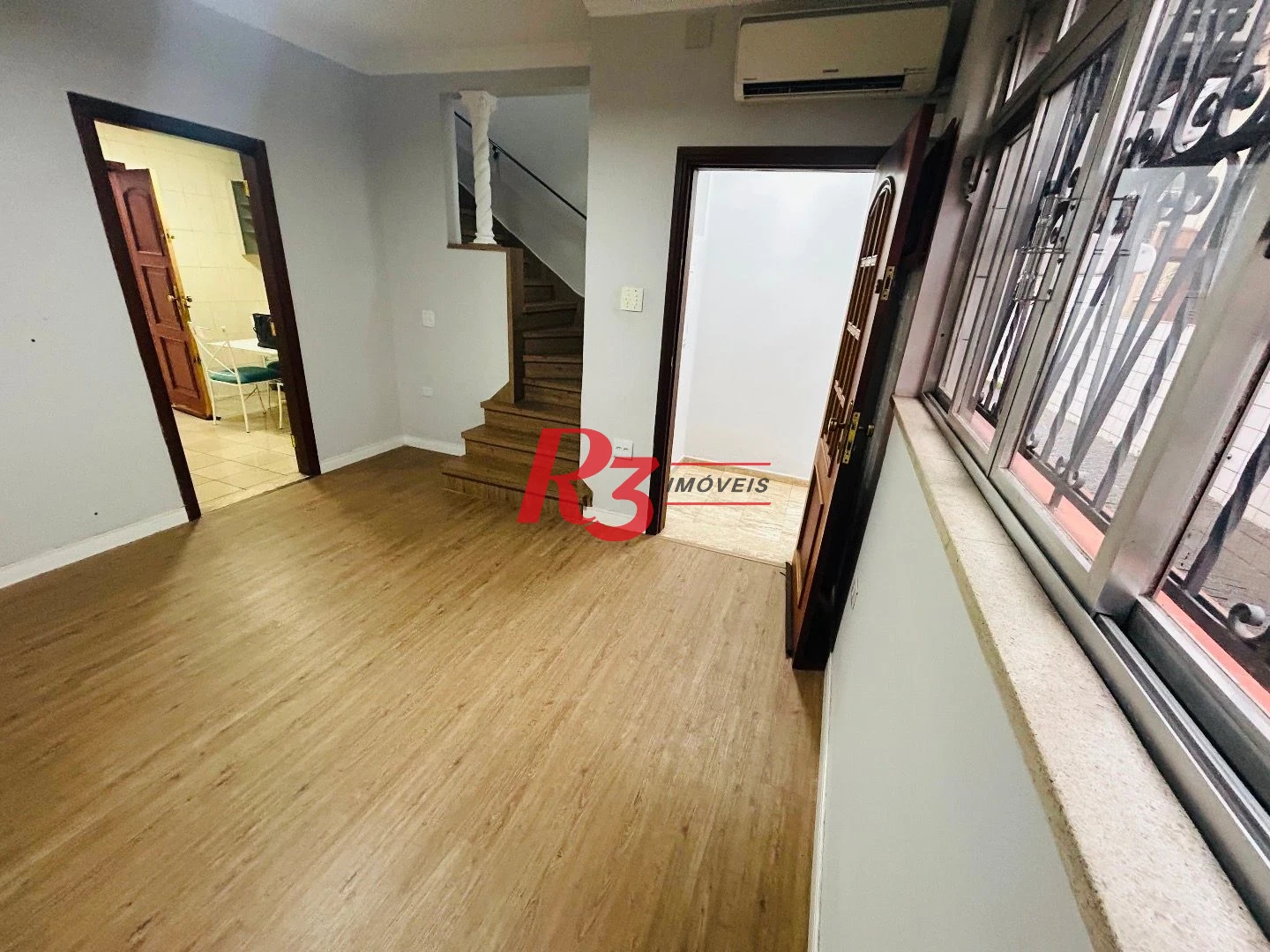 Sobrado com 2 dormitórios à venda, 86 m² por R$ 475.000,00 - Vila Matias - Santos/SP
