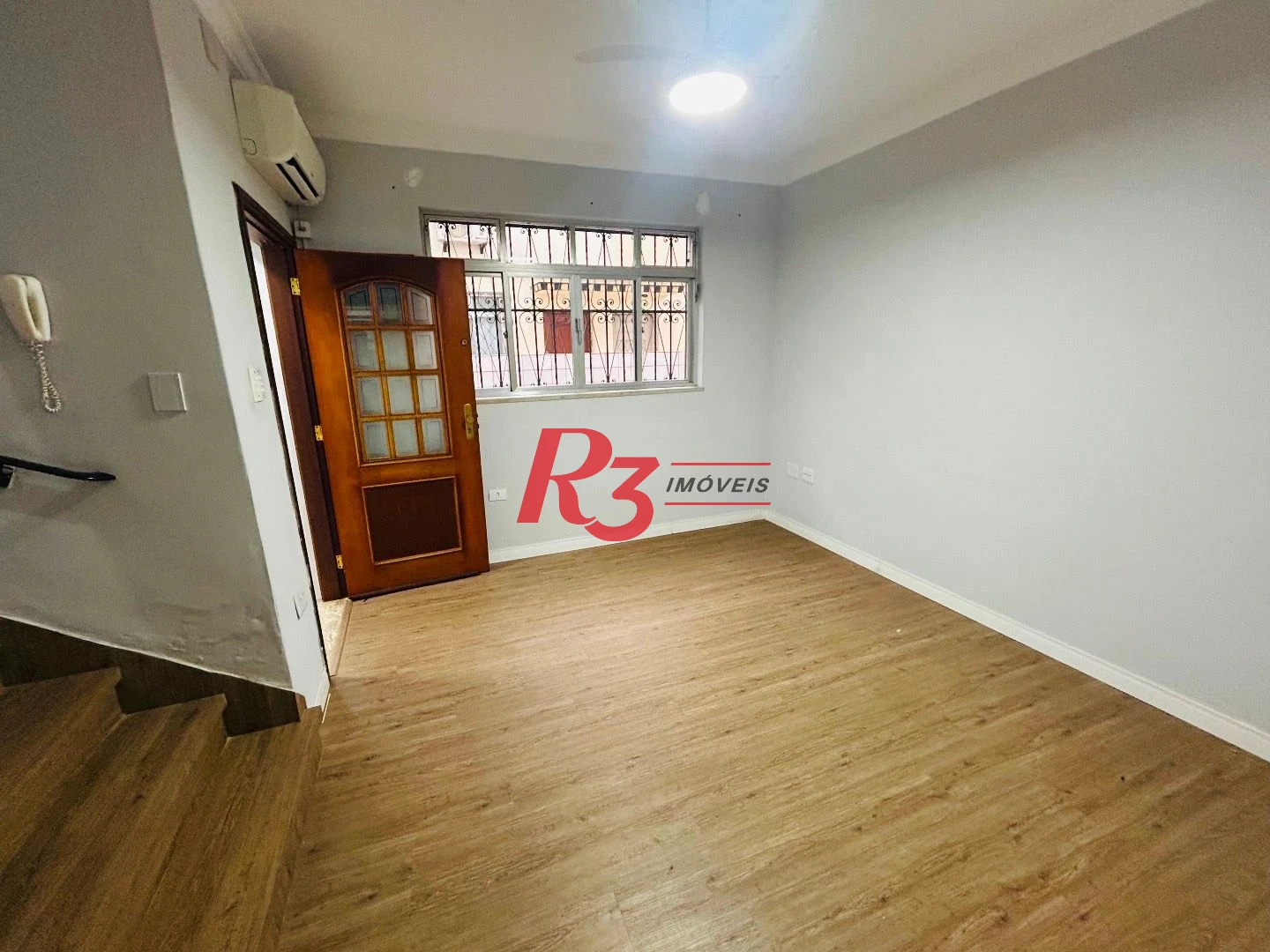 Sobrado com 2 dormitórios à venda, 86 m² por R$ 475.000,00 - Vila Matias - Santos/SP