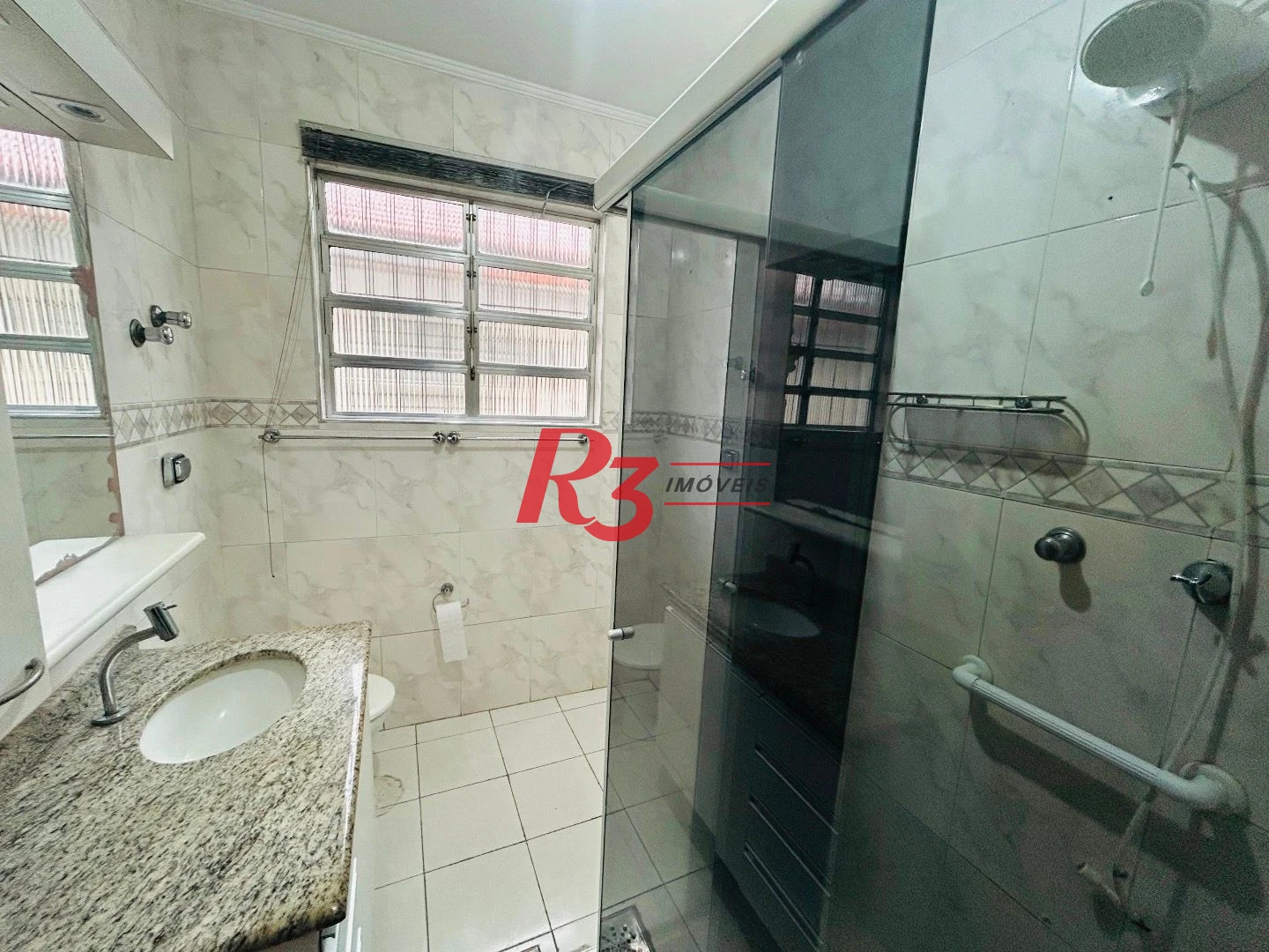 Sobrado com 2 dormitórios à venda, 86 m² por R$ 475.000,00 - Vila Matias - Santos/SP