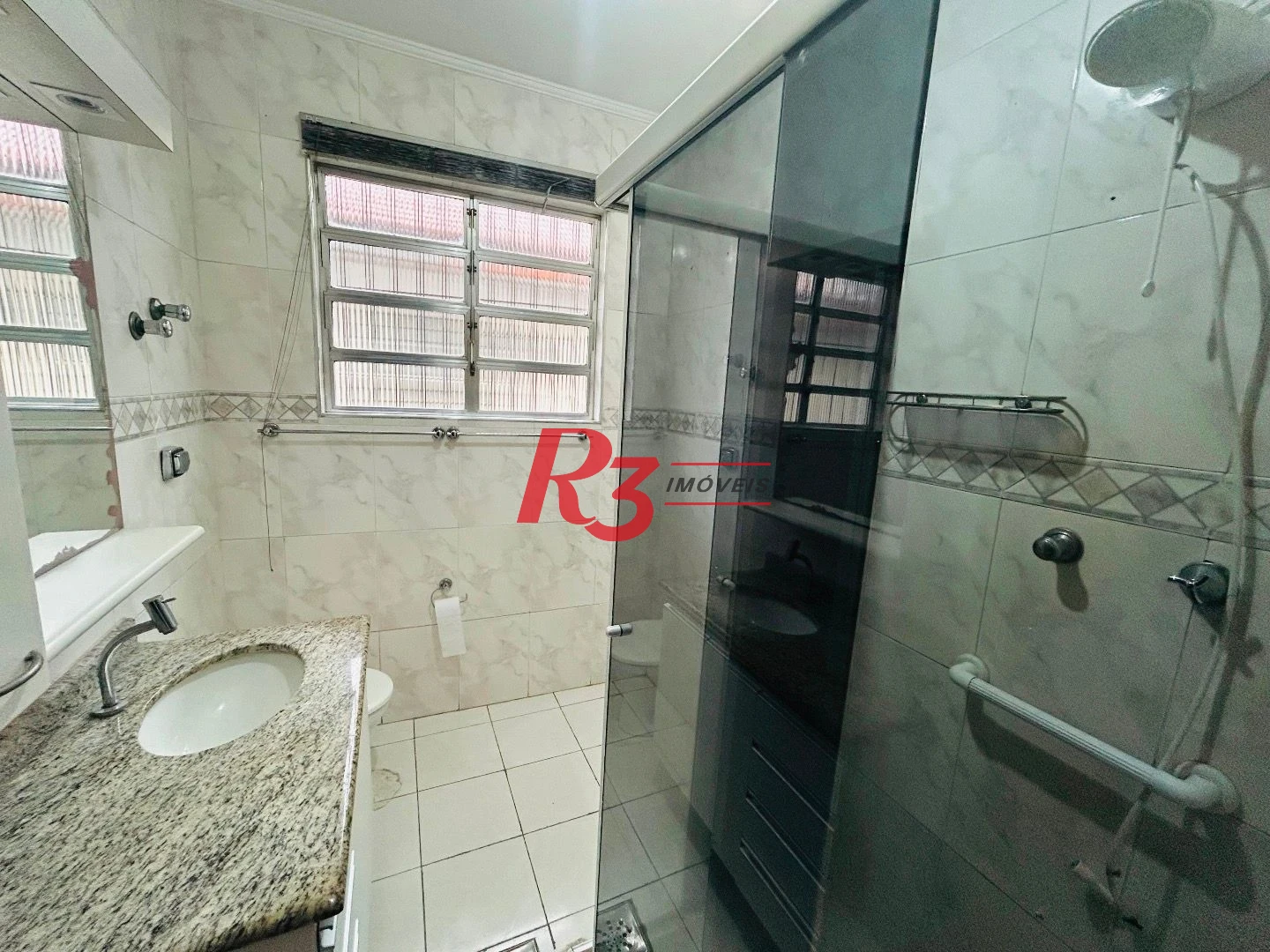 Sobrado com 2 dormitórios à venda, 86 m² por R$ 475.000,00 - Vila Matias - Santos/SP