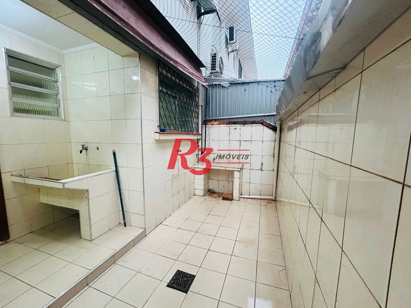 Sobrado com 2 dormitórios à venda, 86 m² por R$ 475.000,00 - Vila Matias - Santos/SP