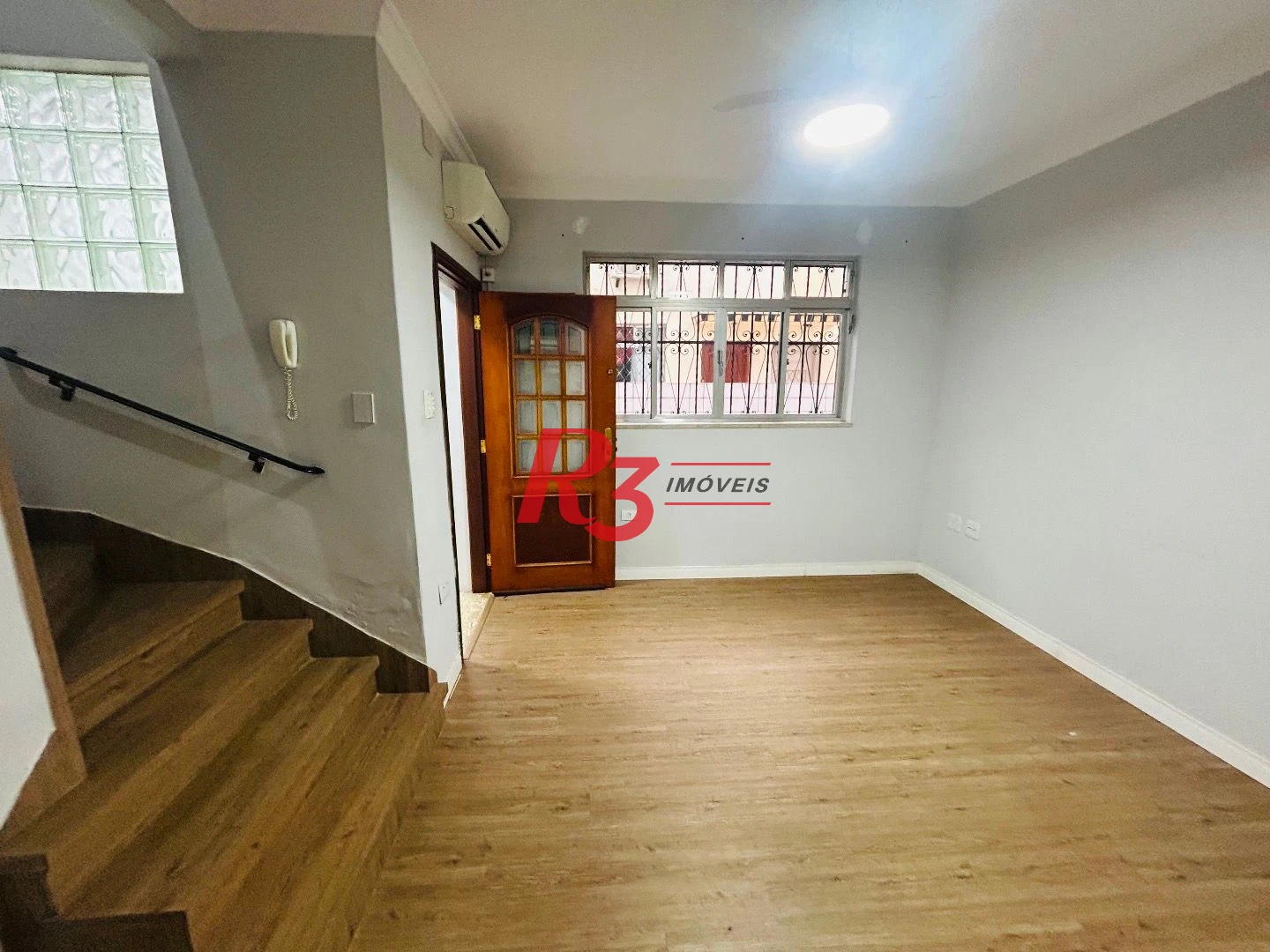 Sobrado com 2 dormitórios à venda, 86 m² por R$ 475.000,00 - Vila Matias - Santos/SP
