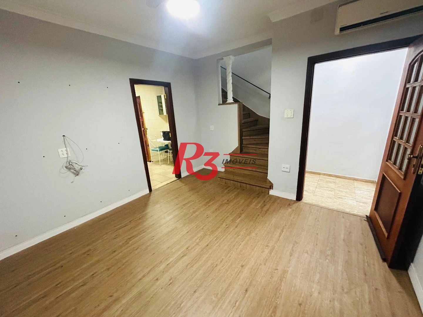 Sobrado com 2 dormitórios à venda, 86 m² por R$ 475.000,00 - Vila Matias - Santos/SP