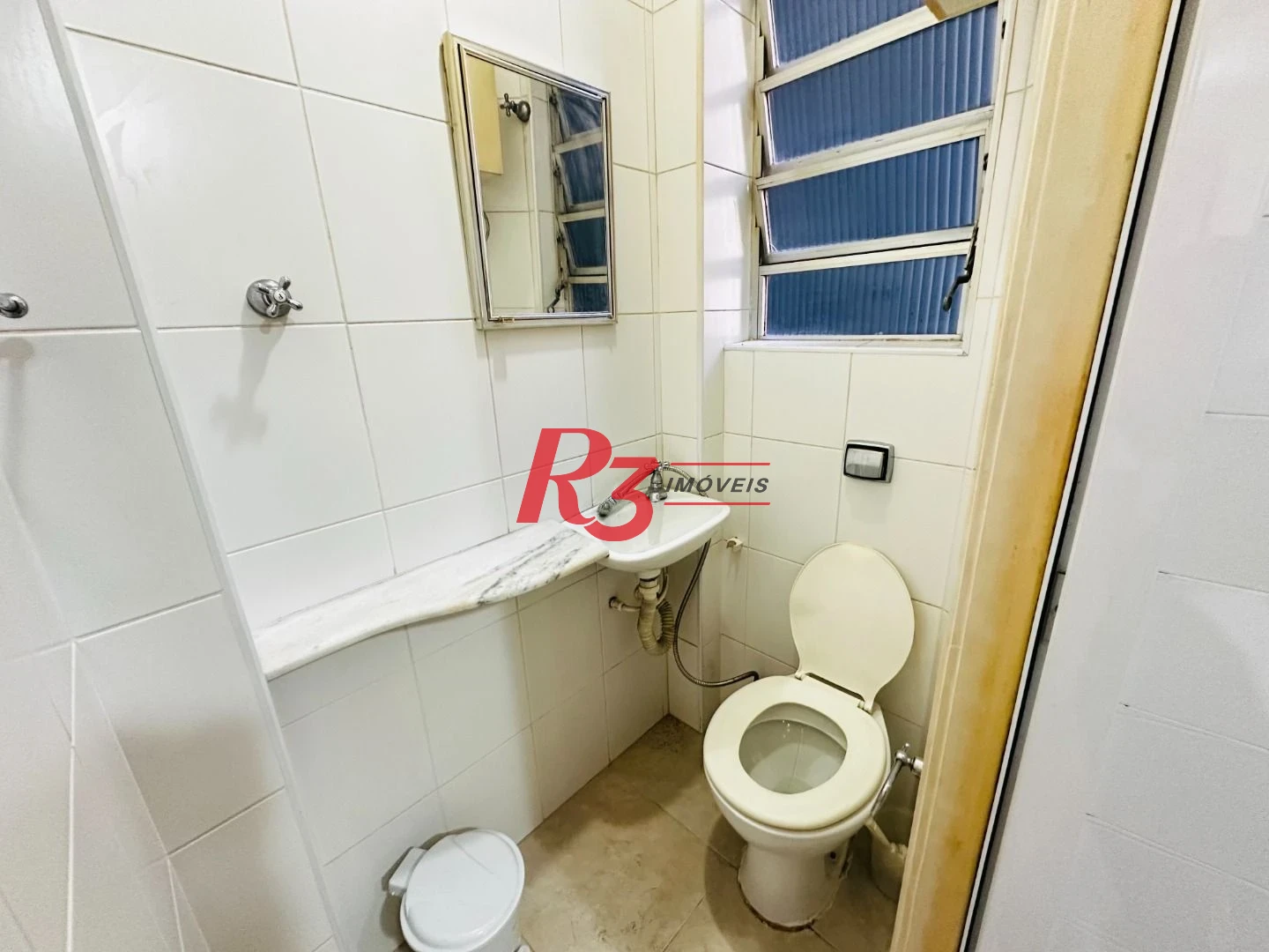 Apartamento com 3 dormitórios para alugar, 95 m² por R$ 5.500,02/mês - Gonzaga - Santos/SP