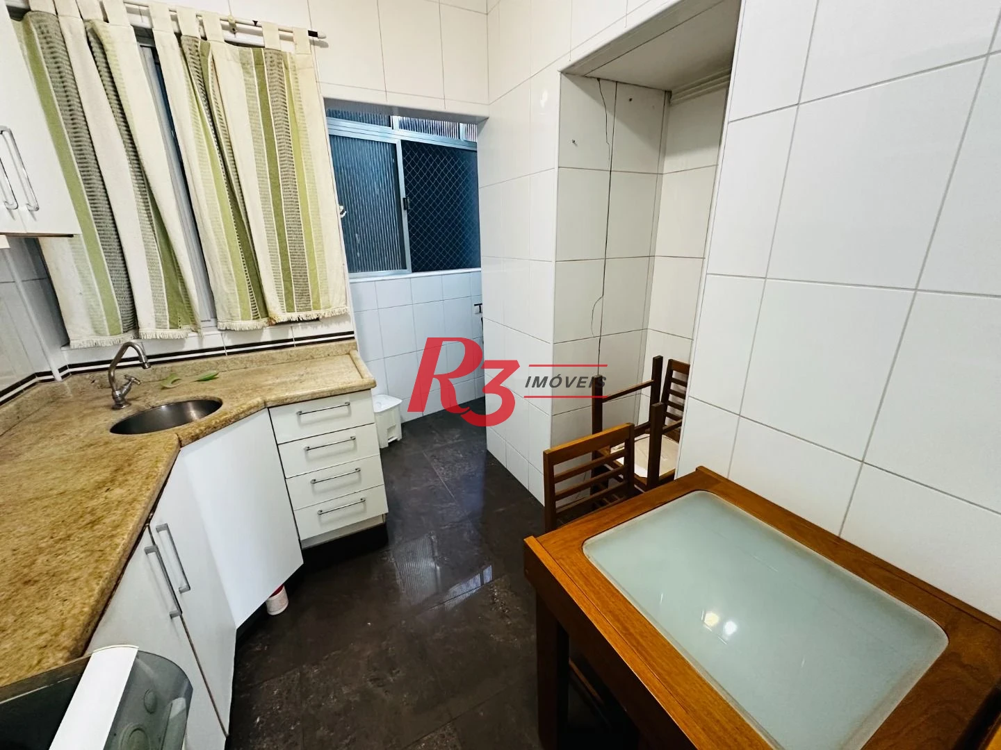 Apartamento com 3 dormitórios para alugar, 95 m² por R$ 5.500,02/mês - Gonzaga - Santos/SP