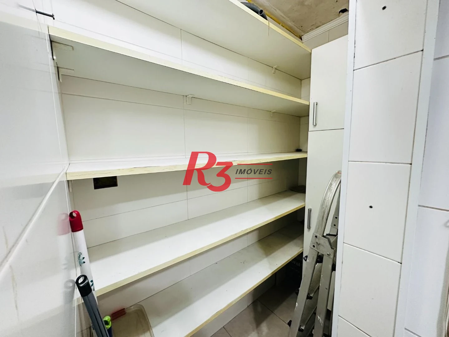 Apartamento com 3 dormitórios para alugar, 95 m² por R$ 5.500,02/mês - Gonzaga - Santos/SP