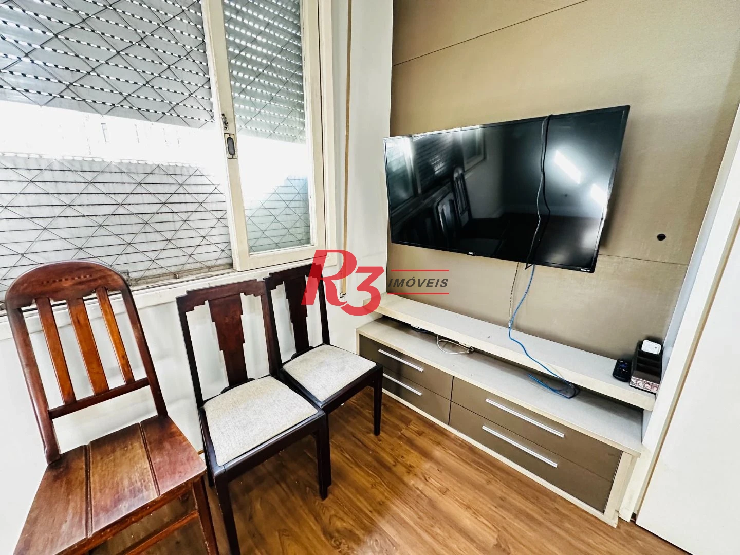 Apartamento com 3 dormitórios para alugar, 95 m² por R$ 5.500,02/mês - Gonzaga - Santos/SP