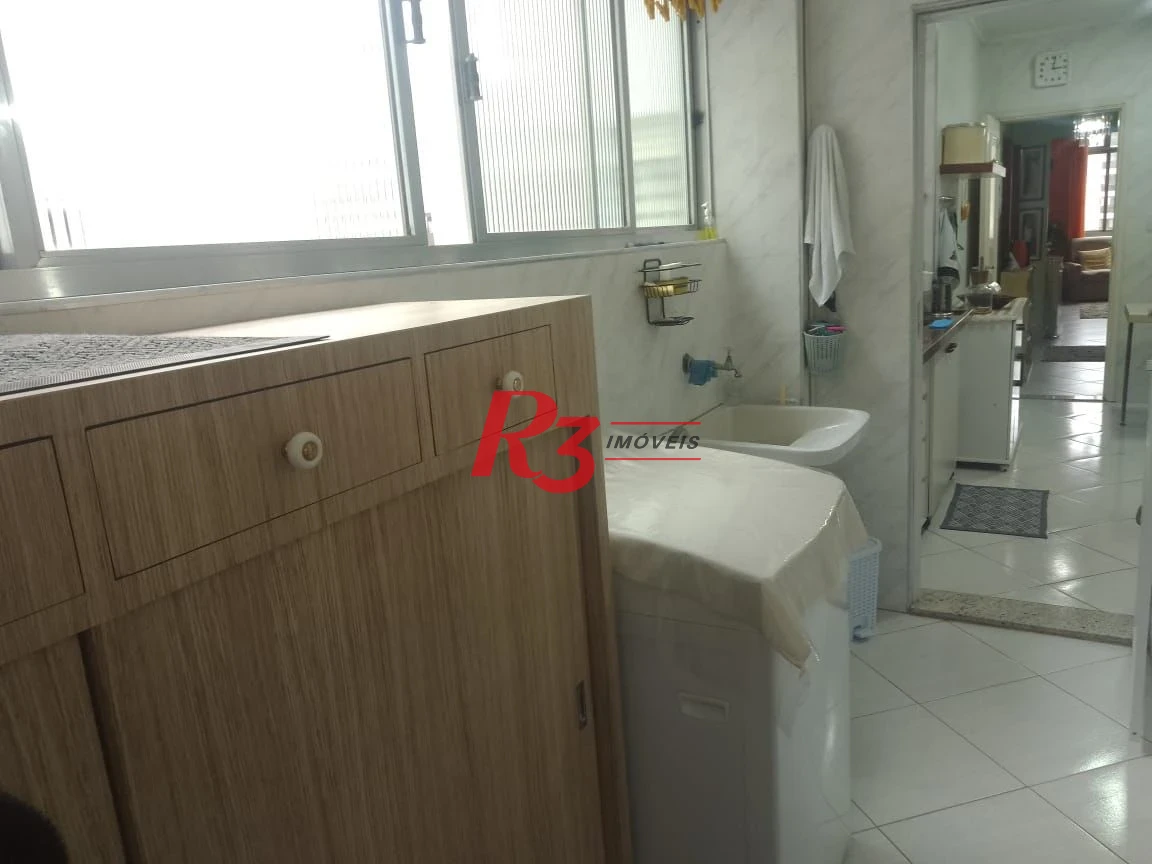 Apartamento com 2 dormitórios à venda, 90 m² por R$ 745.000,00 - Gonzaga - Santos/SP