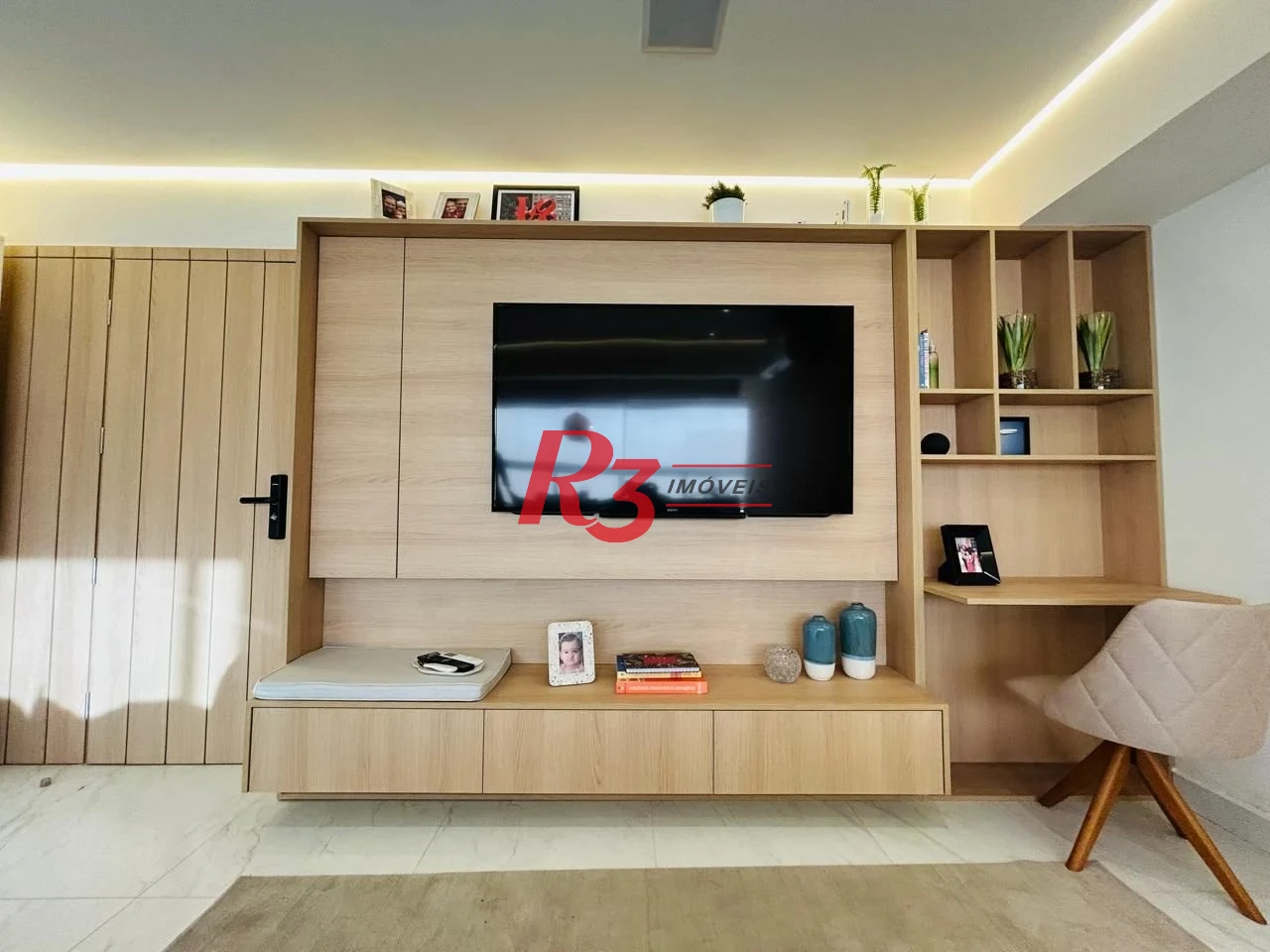 Apartamento com 2 dormitórios à venda, 65 m² por R$ 950.000,00 - Ponta da Praia - Santos/SP