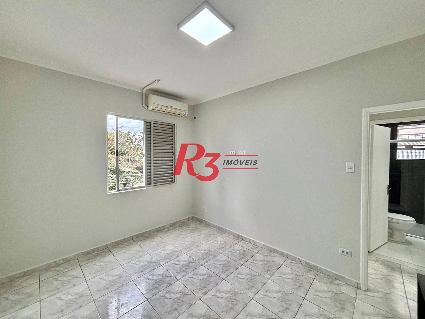 Apartamento com 2 dormitórios à venda, 54 m² por R$ 300.000,00 - Aparecida - Santos/SP