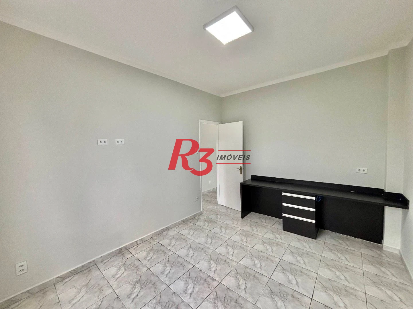 Apartamento com 2 dormitórios à venda, 54 m² por R$ 300.000,00 - Aparecida - Santos/SP